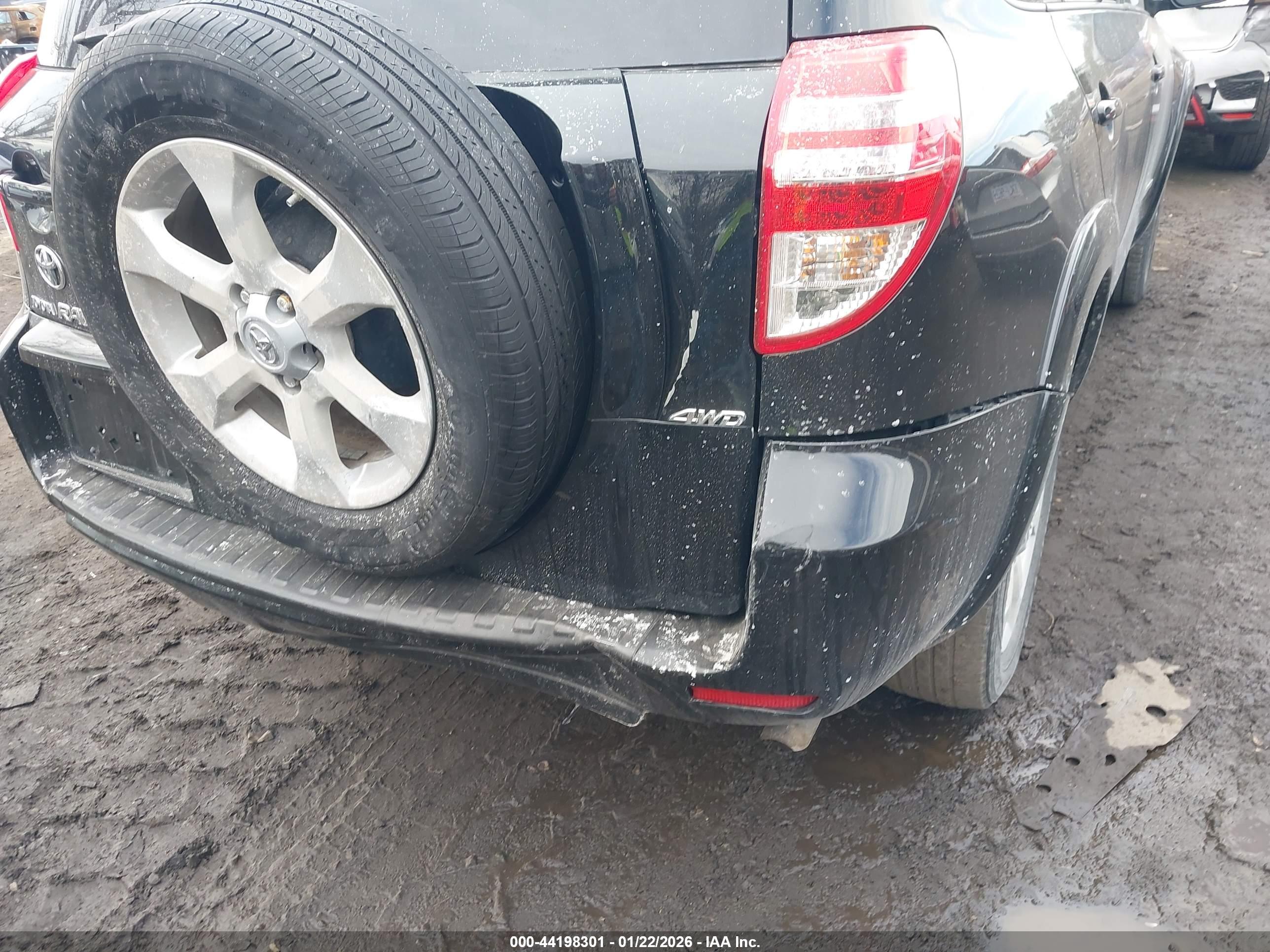 TOYOTA RAV4 image 6