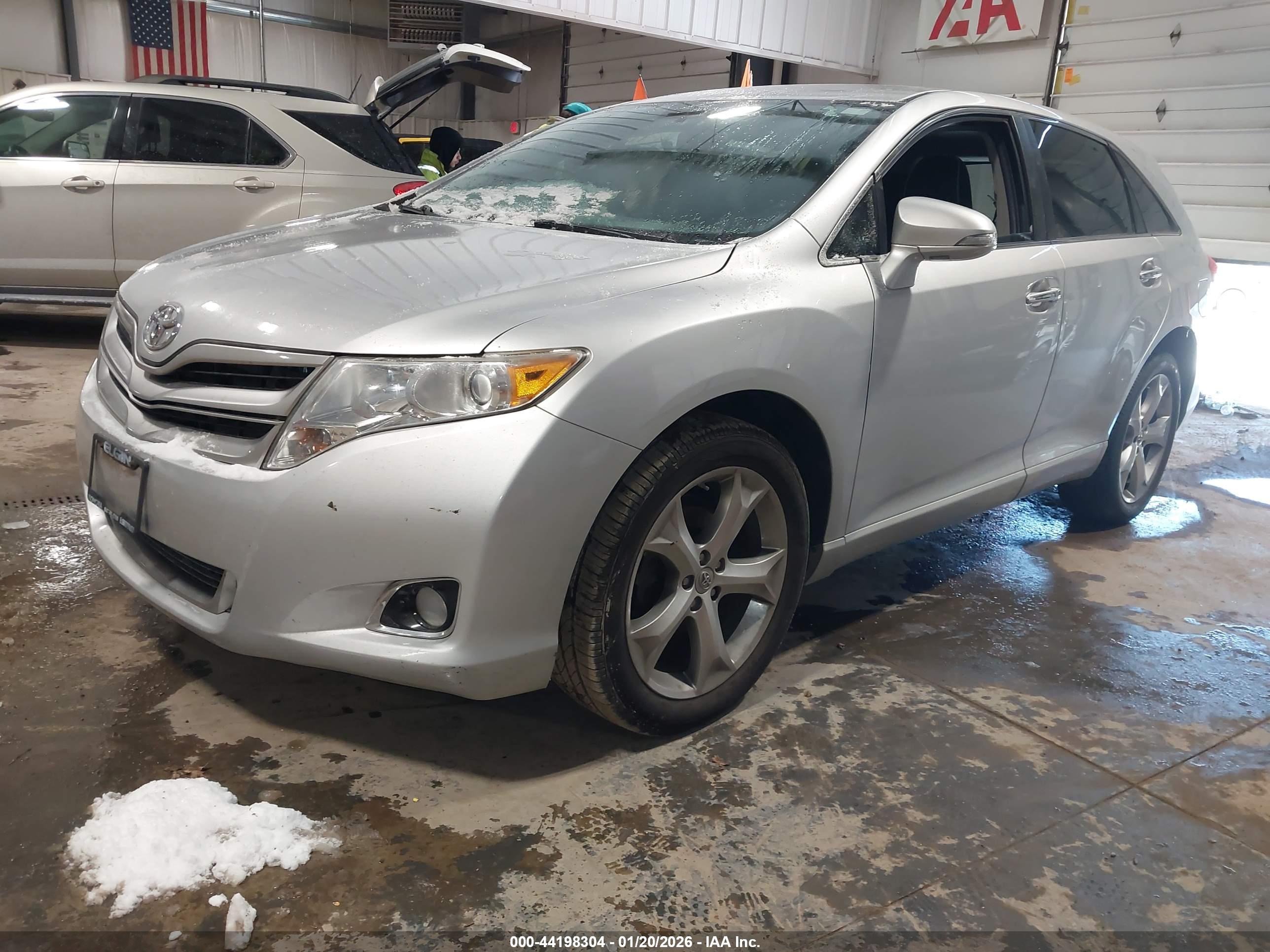 TOYOTA VENZA image 2