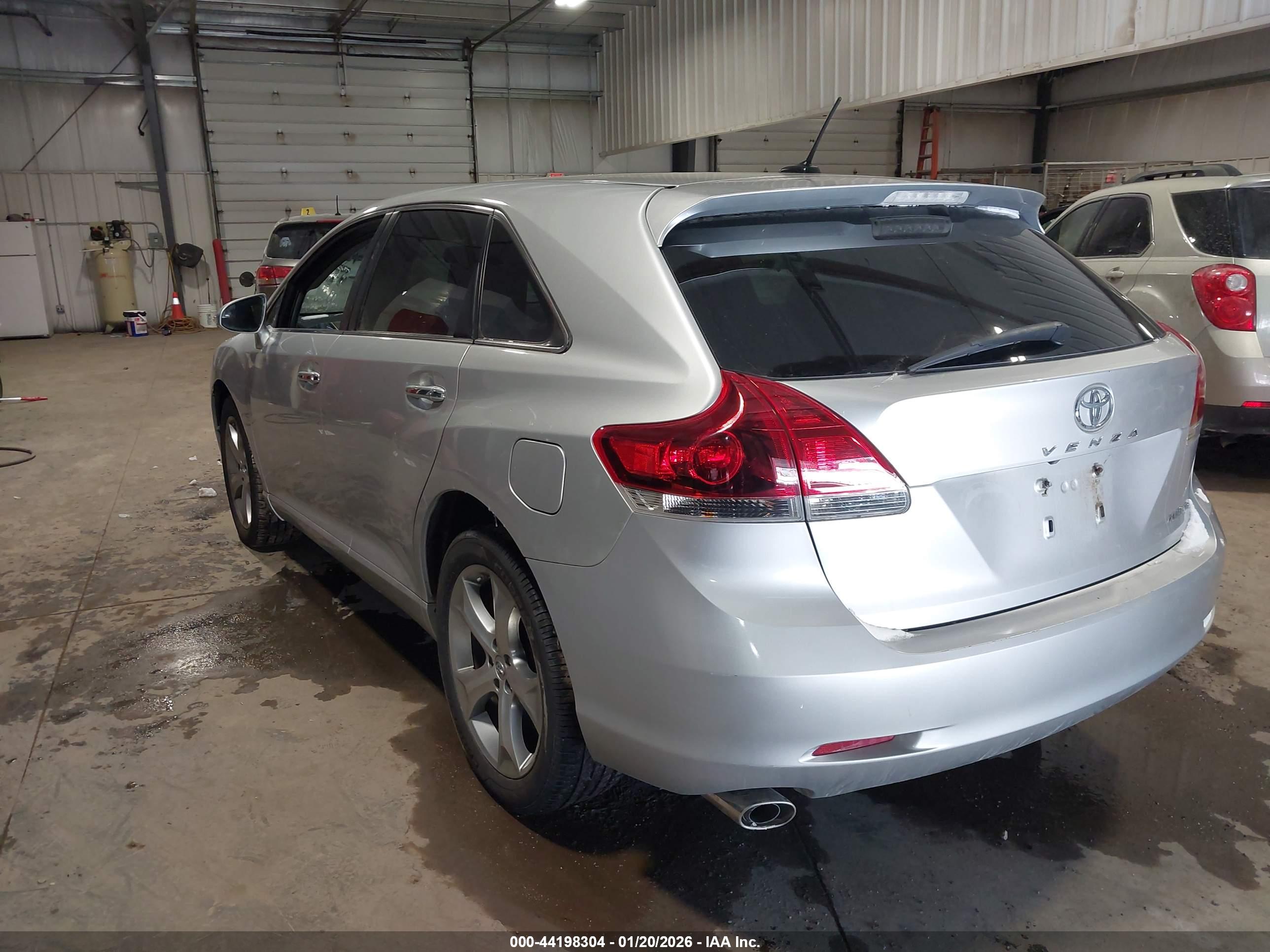 TOYOTA VENZA image 3
