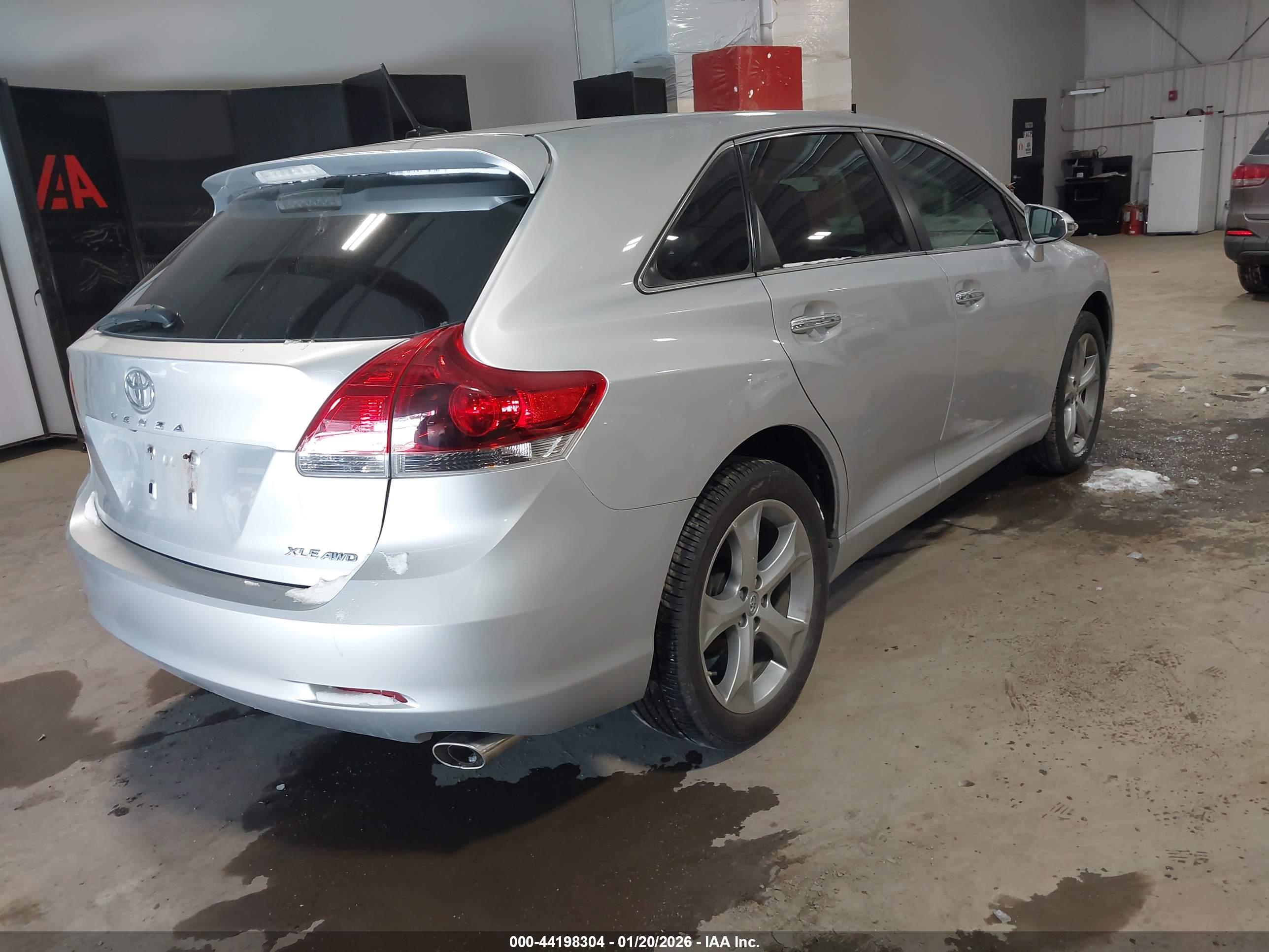 TOYOTA VENZA image 4