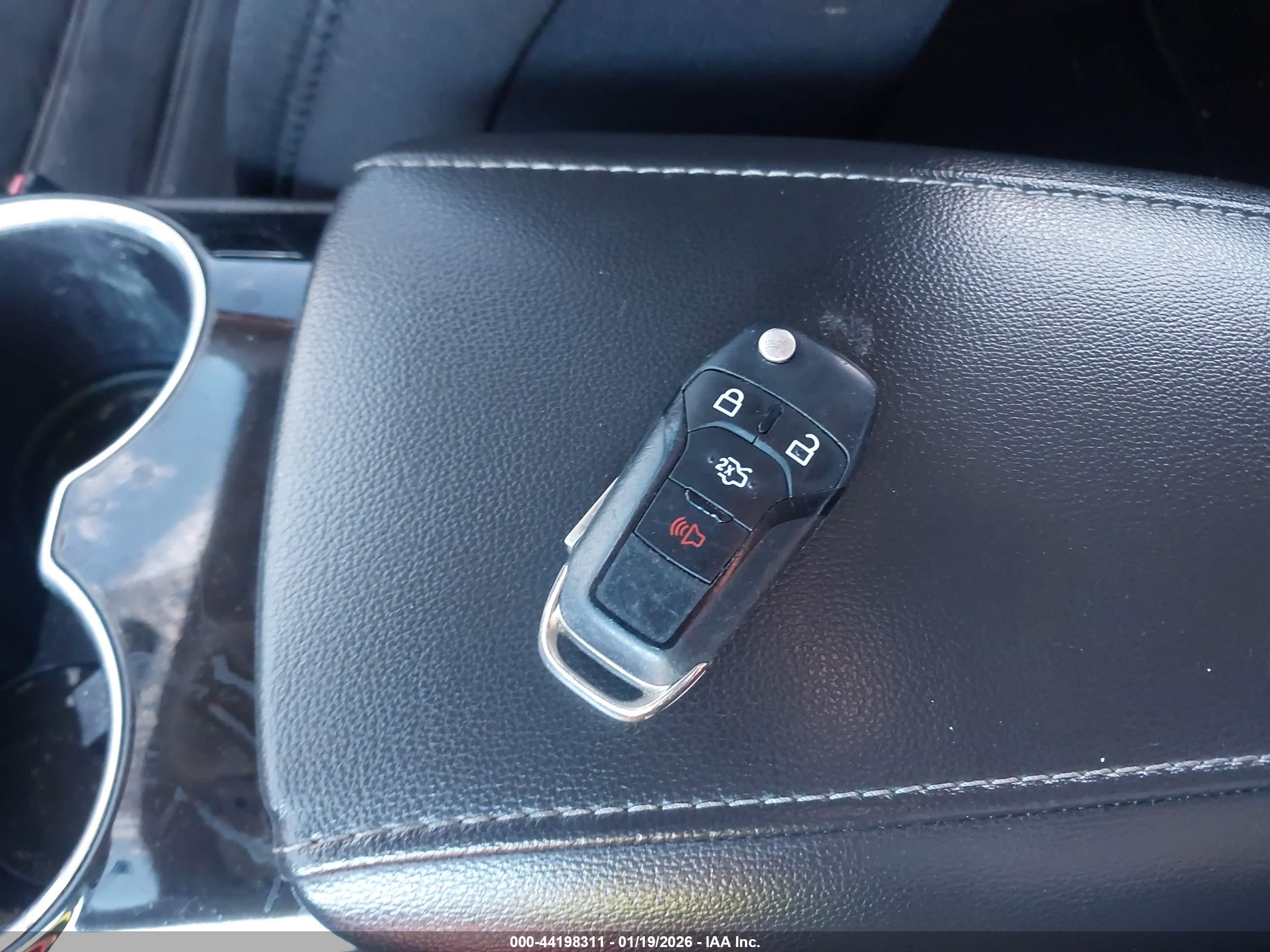 FORD FUSION image 11
