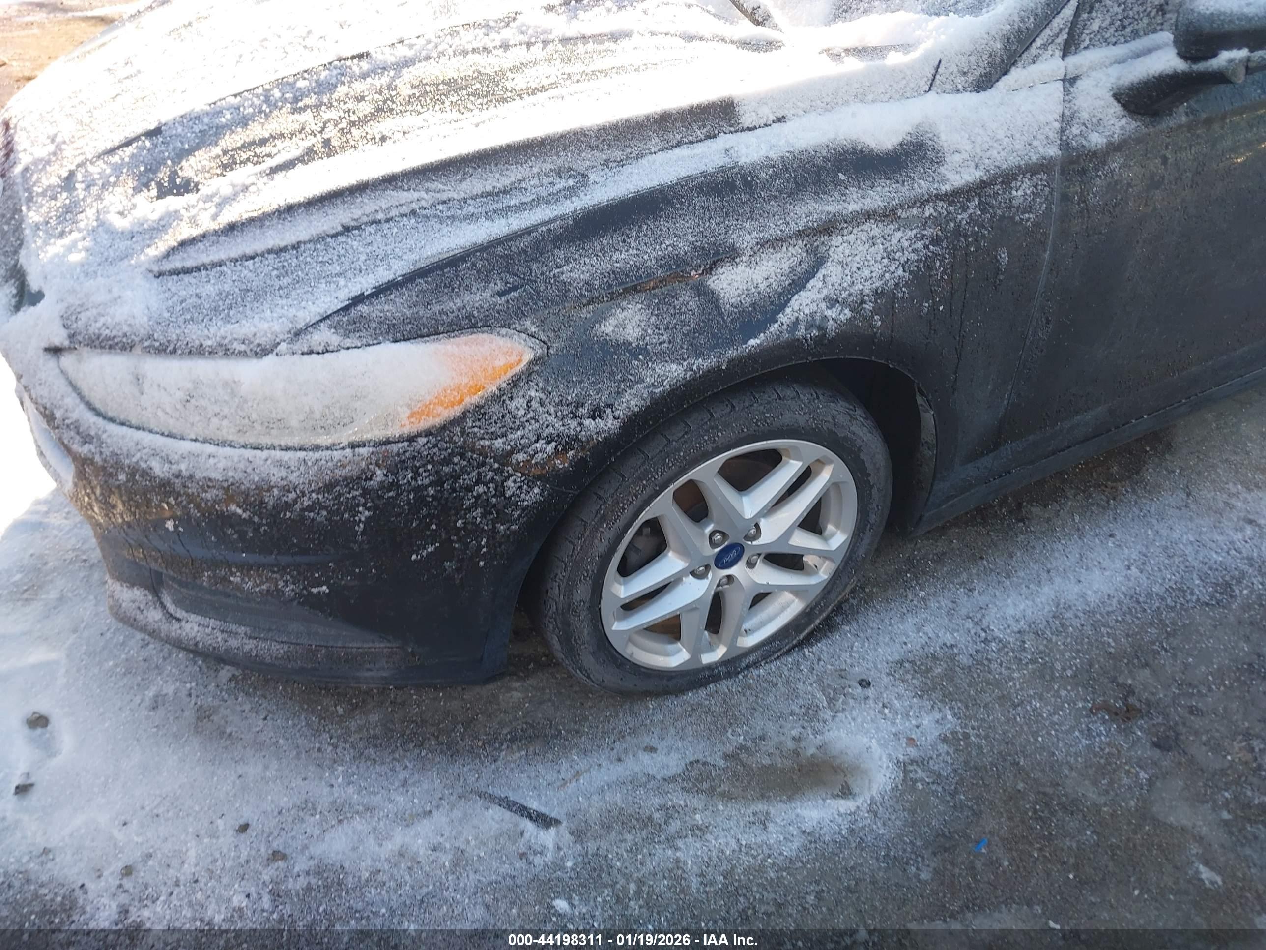FORD FUSION image 6