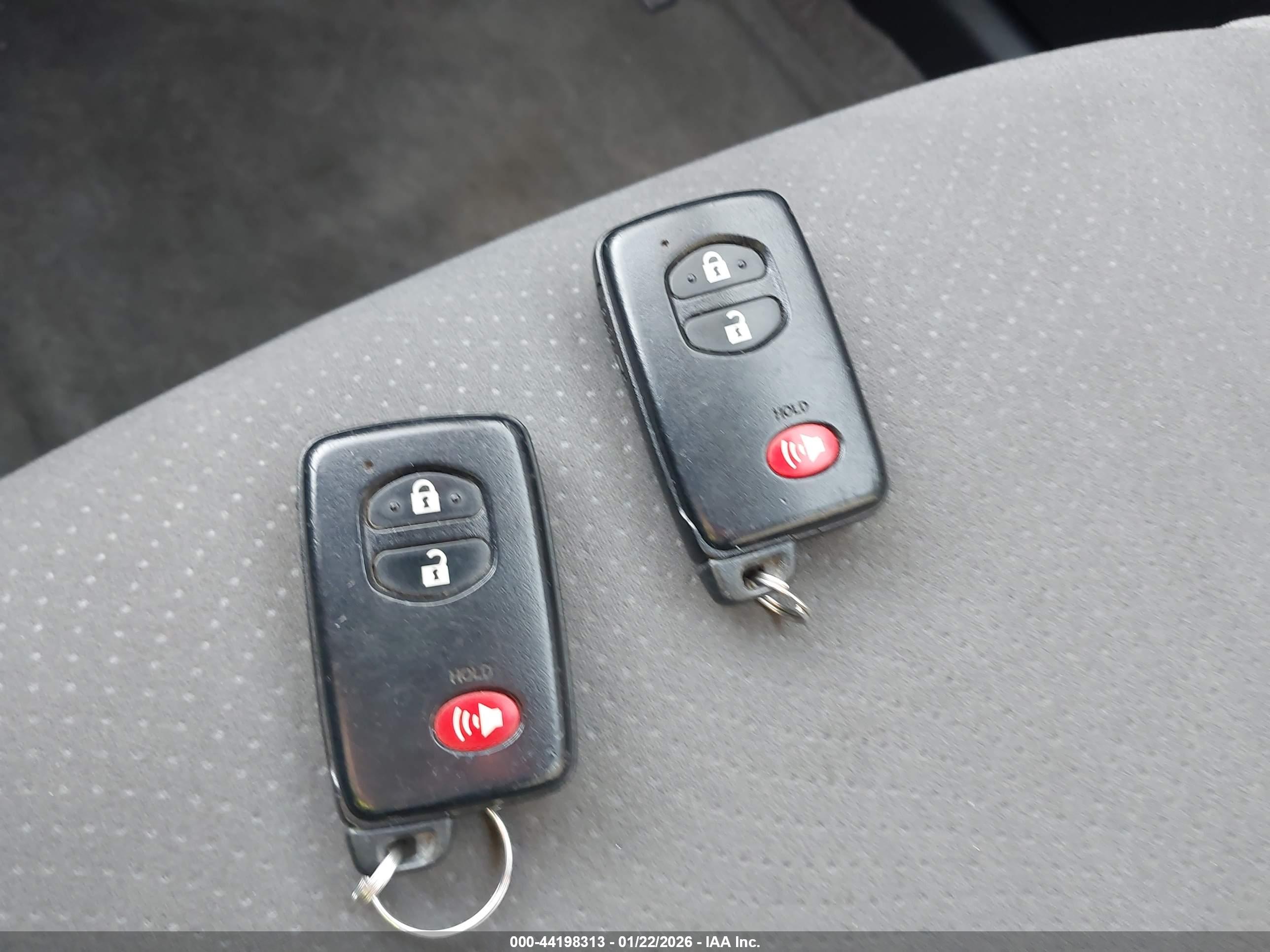 TOYOTA PRIUS image 11