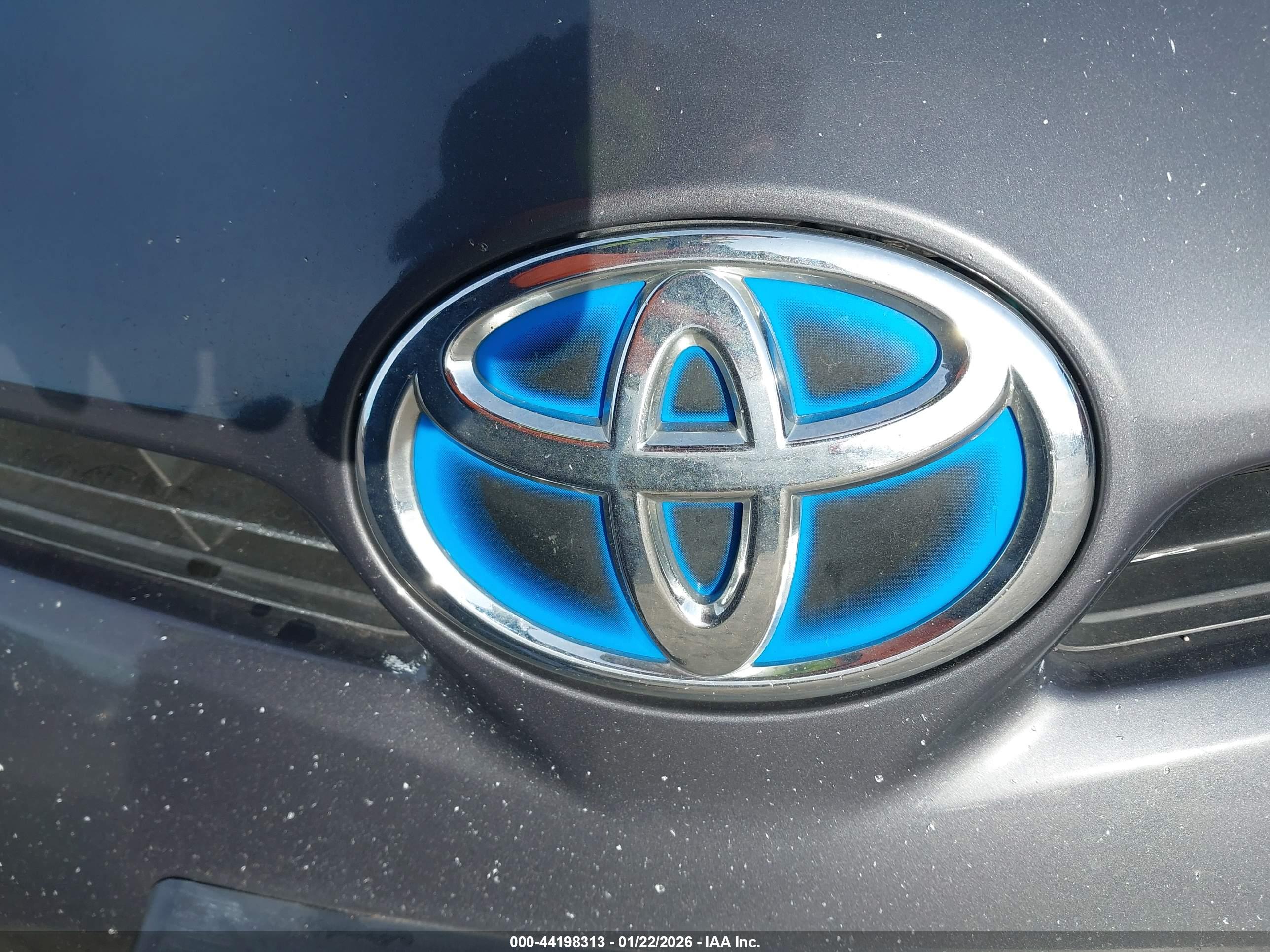 TOYOTA PRIUS image 6