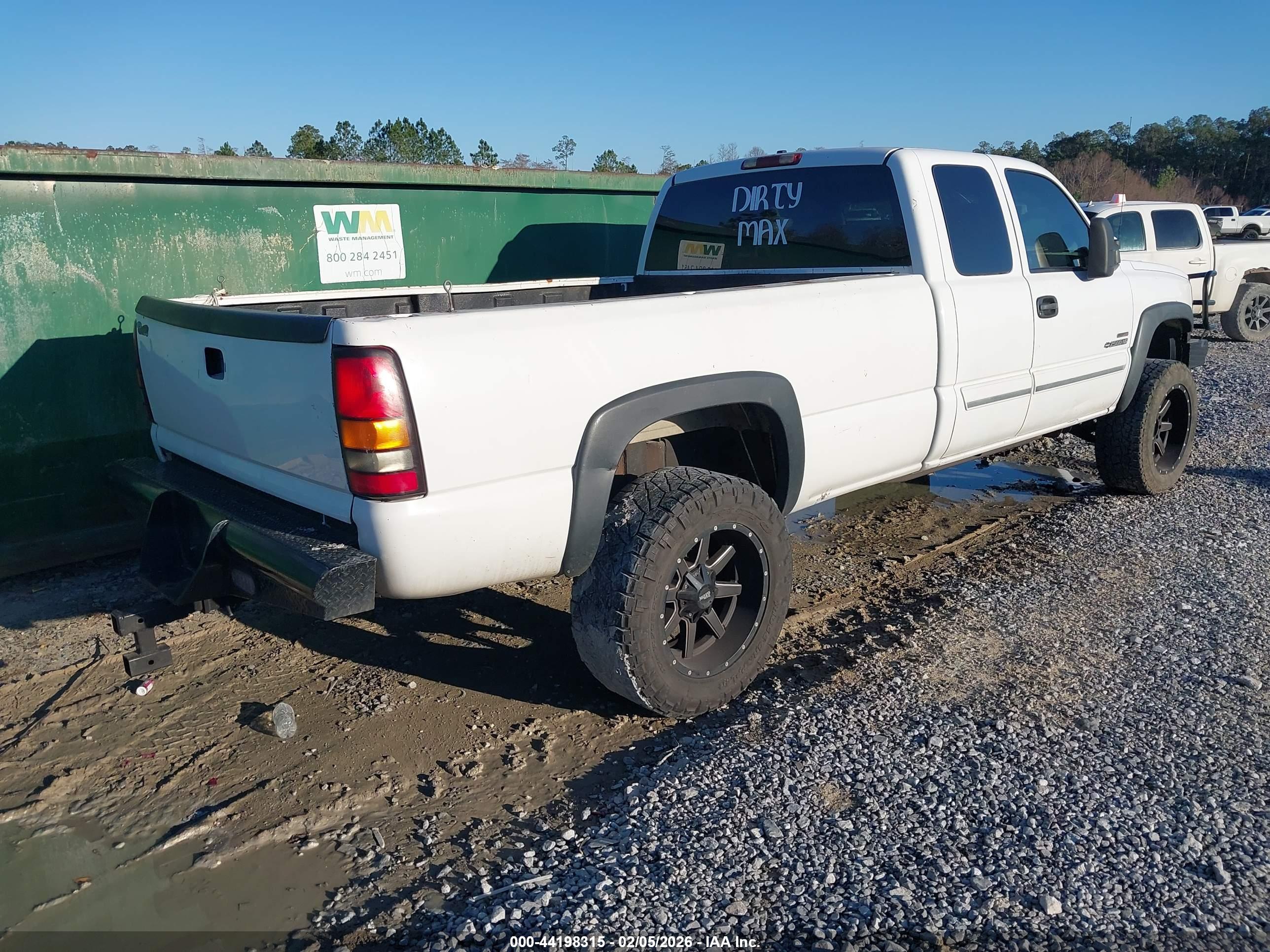 CHEVROLET SILVERADO image 4