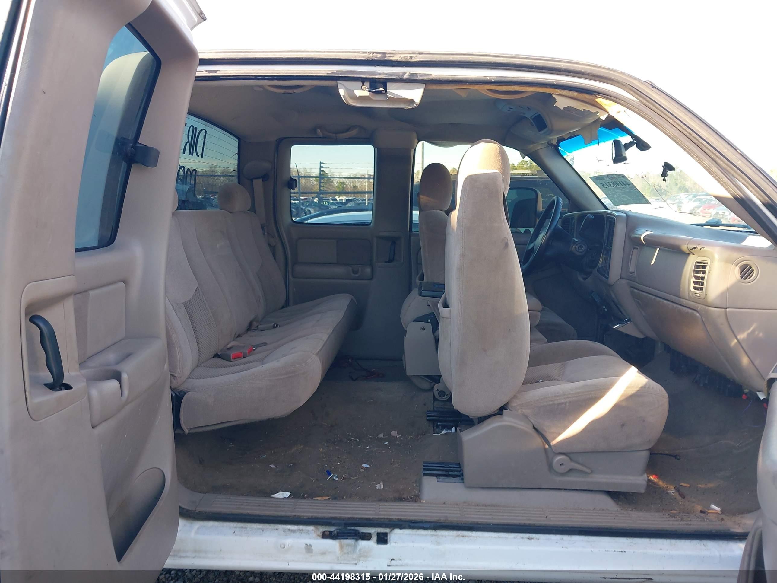 CHEVROLET SILVERADO image 8