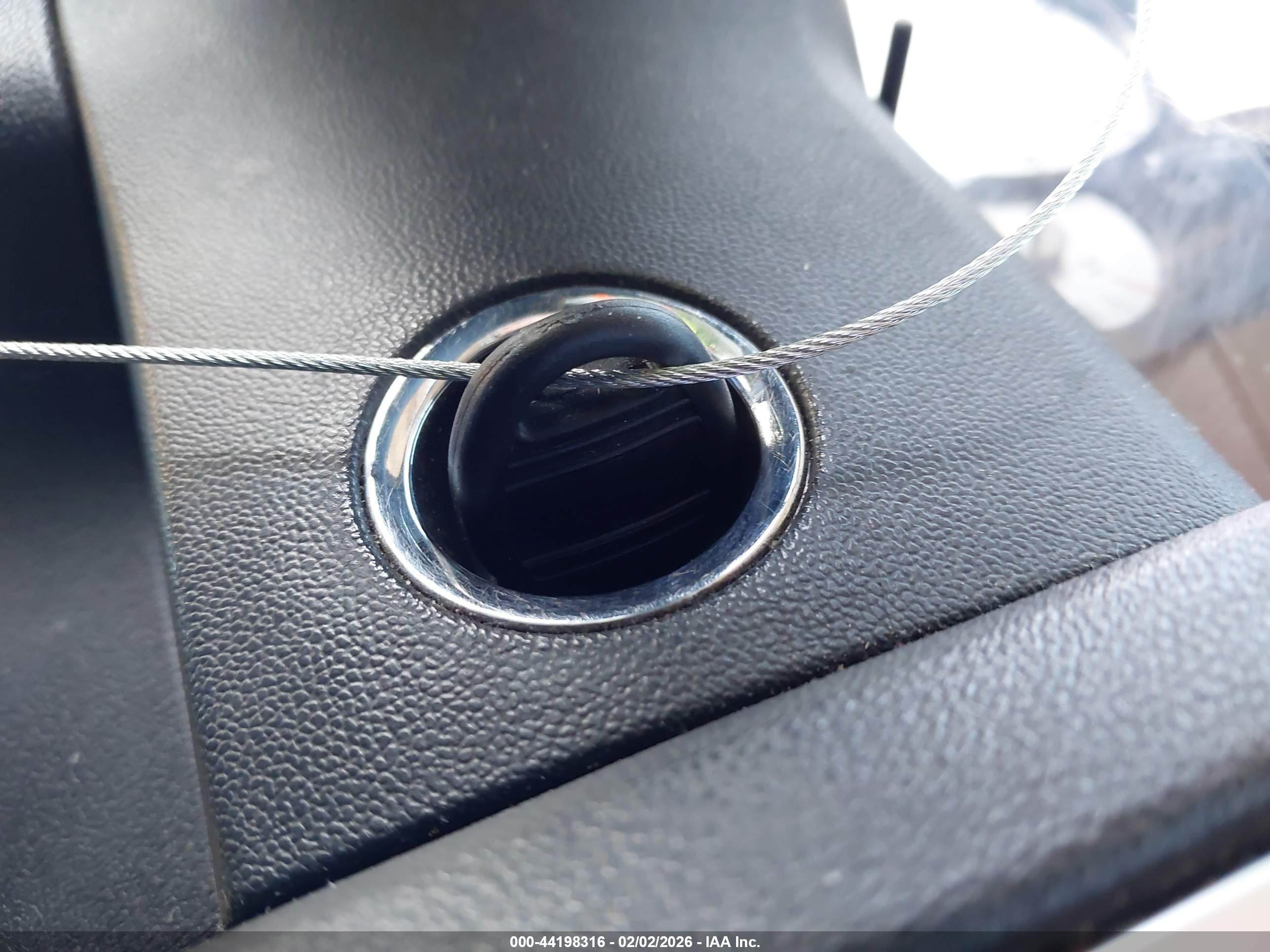 CHRYSLER 300 image 11