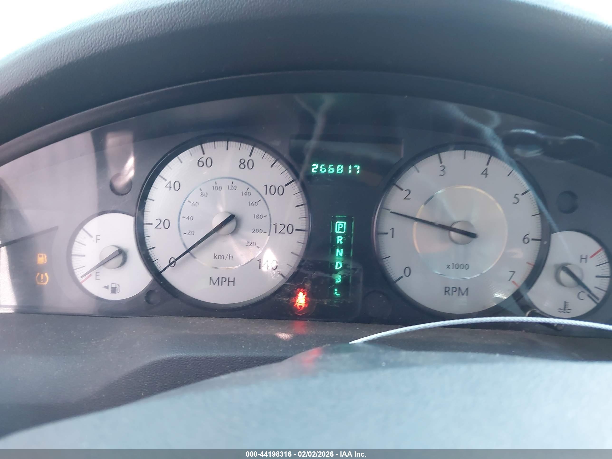 CHRYSLER 300 image 7