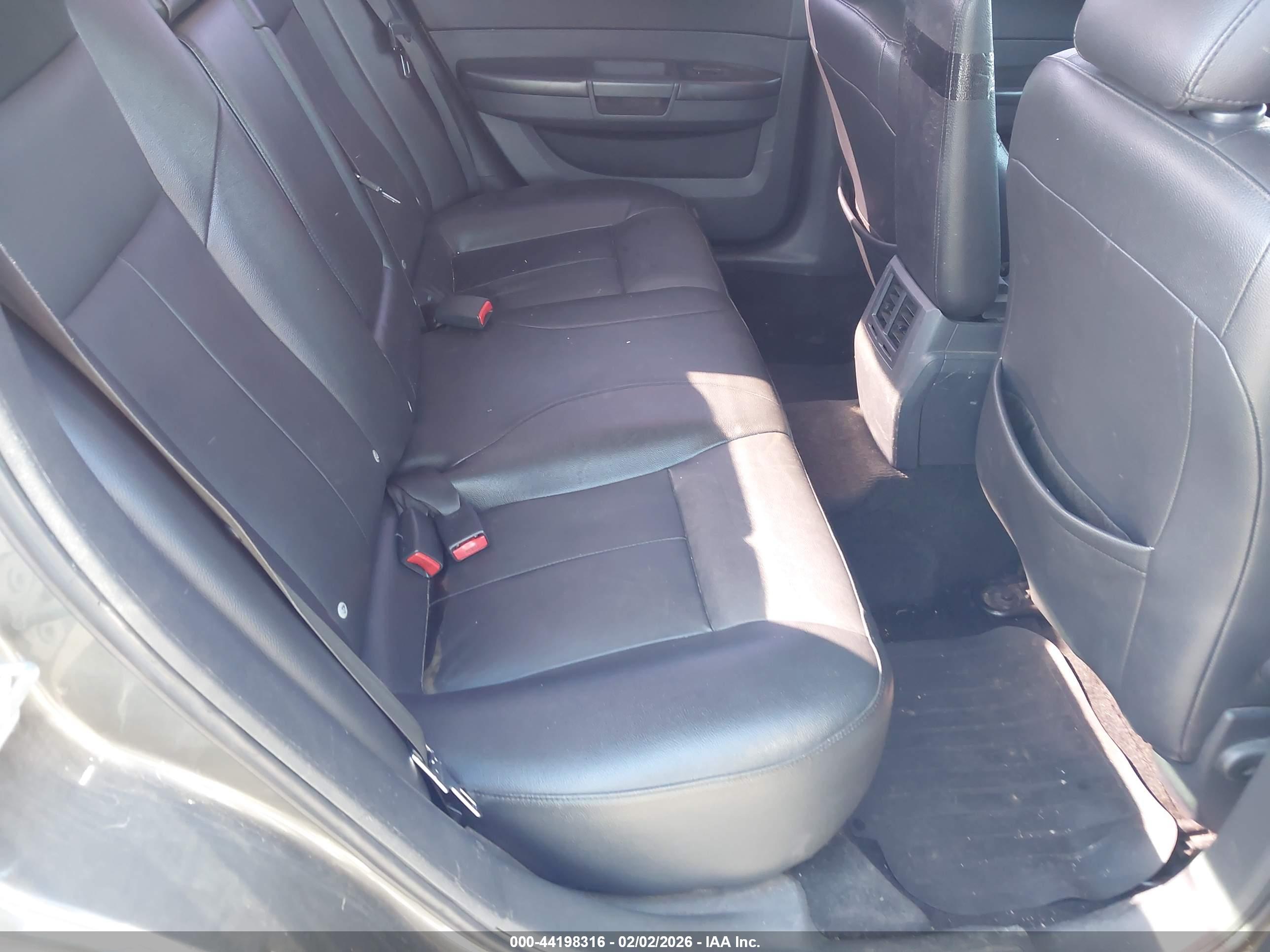 CHRYSLER 300 image 8