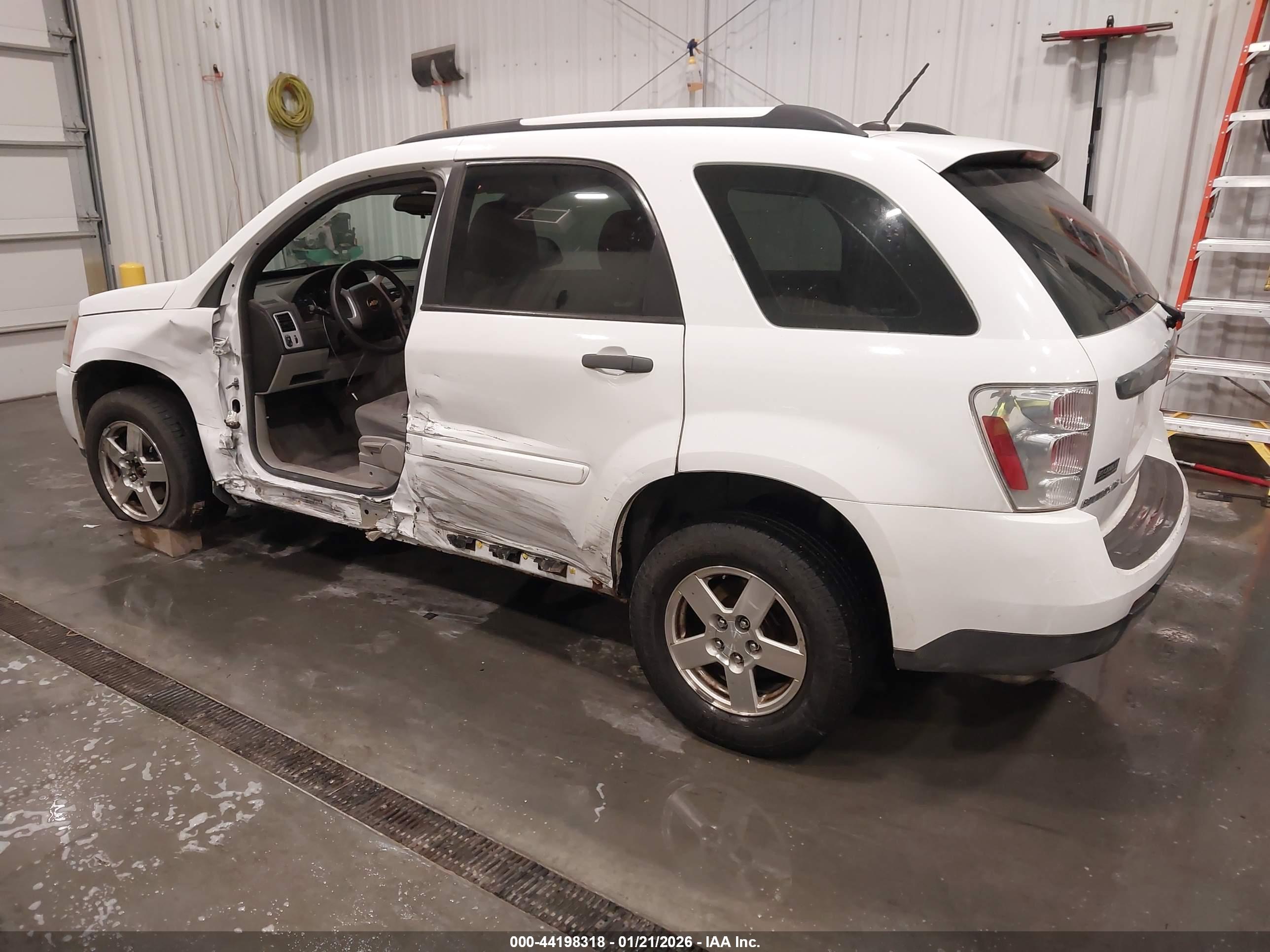 CHEVROLET EQUINOX image 3