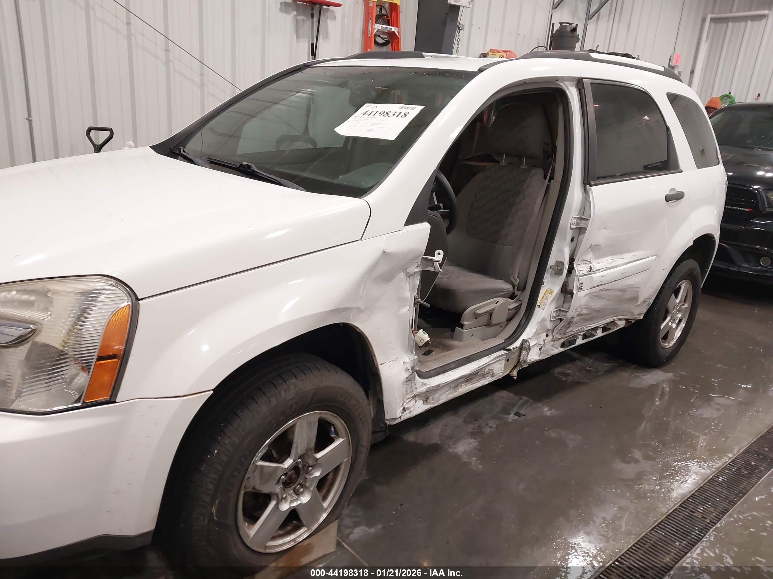 CHEVROLET EQUINOX image 6