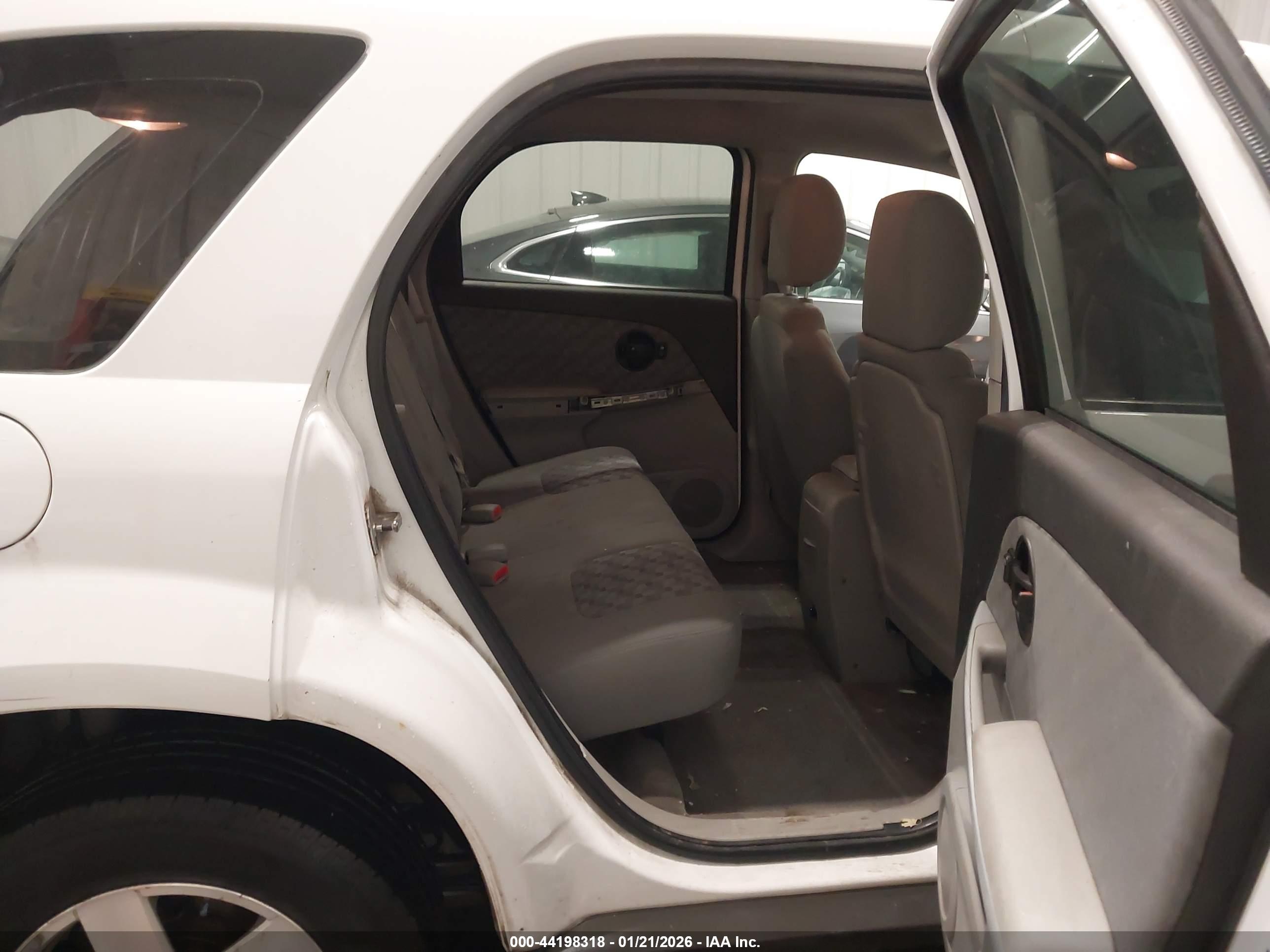 CHEVROLET EQUINOX image 8