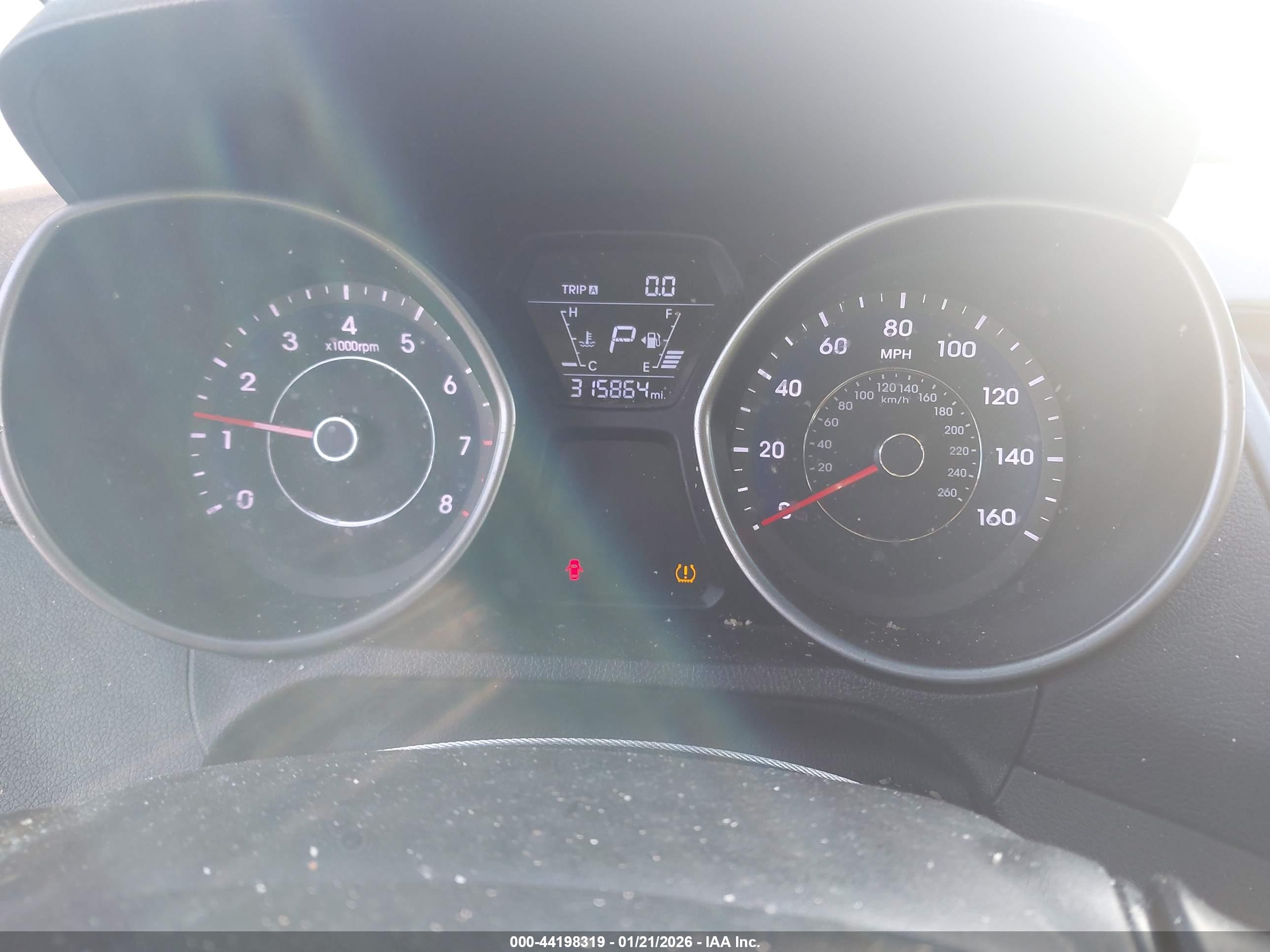 HYUNDAI ELANTRA image 7