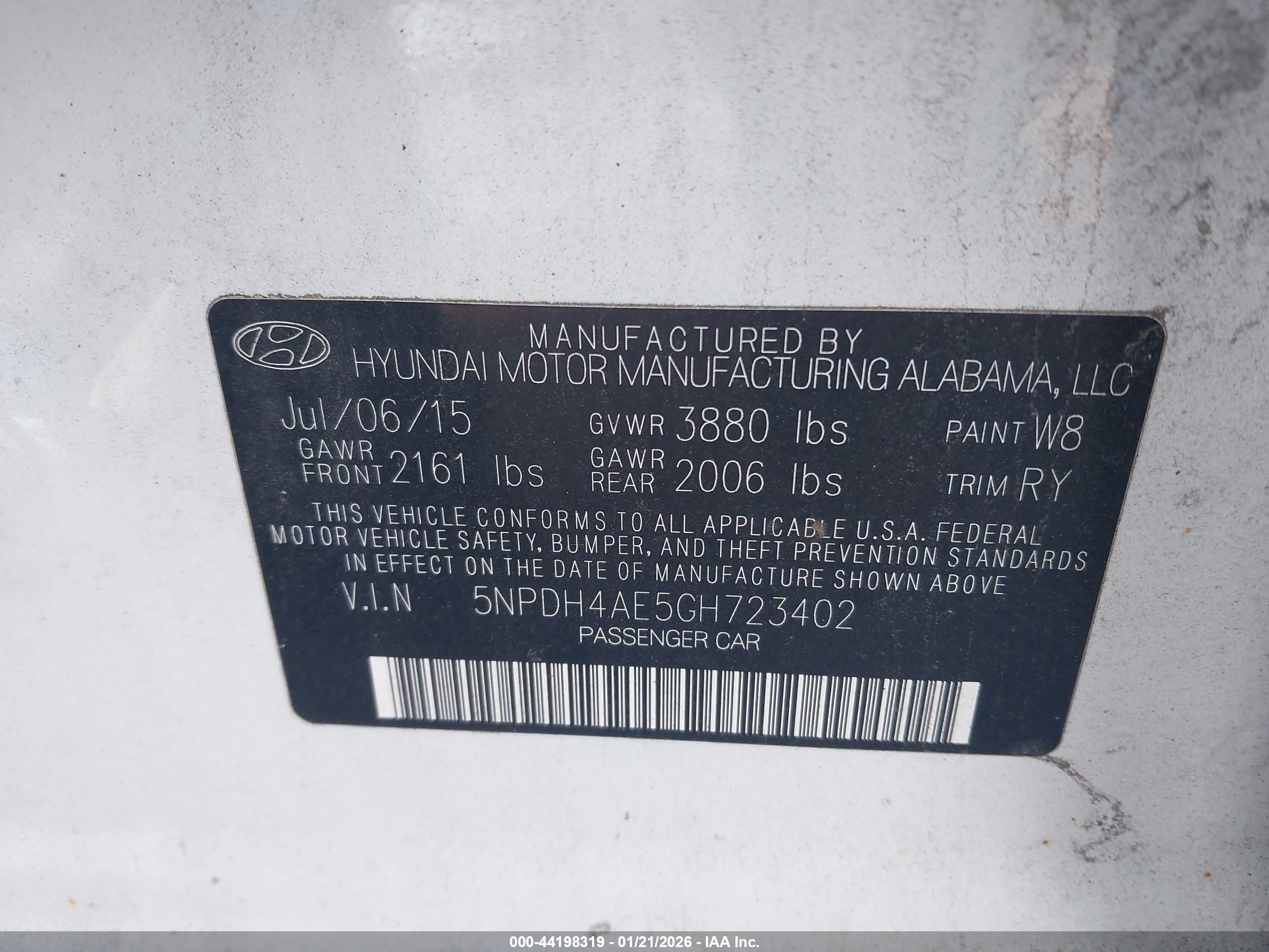HYUNDAI ELANTRA image 9