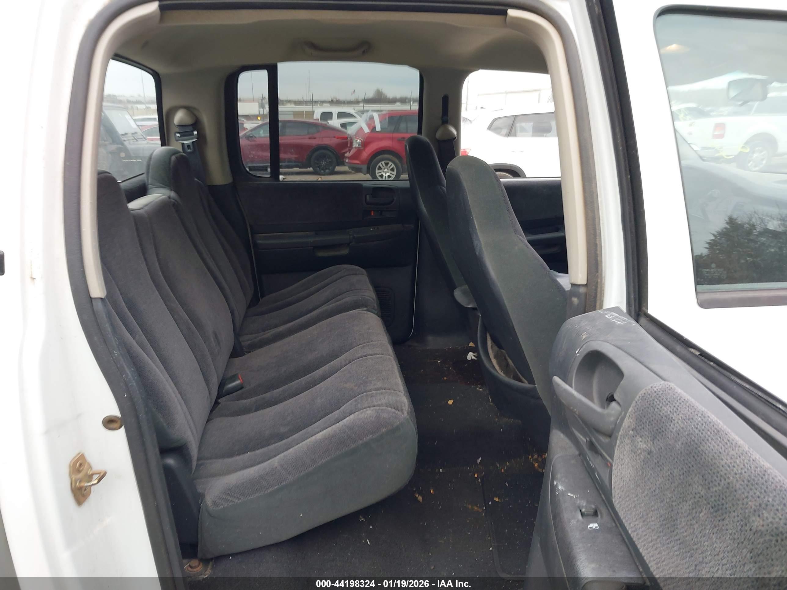 DODGE DAKOTA image 8