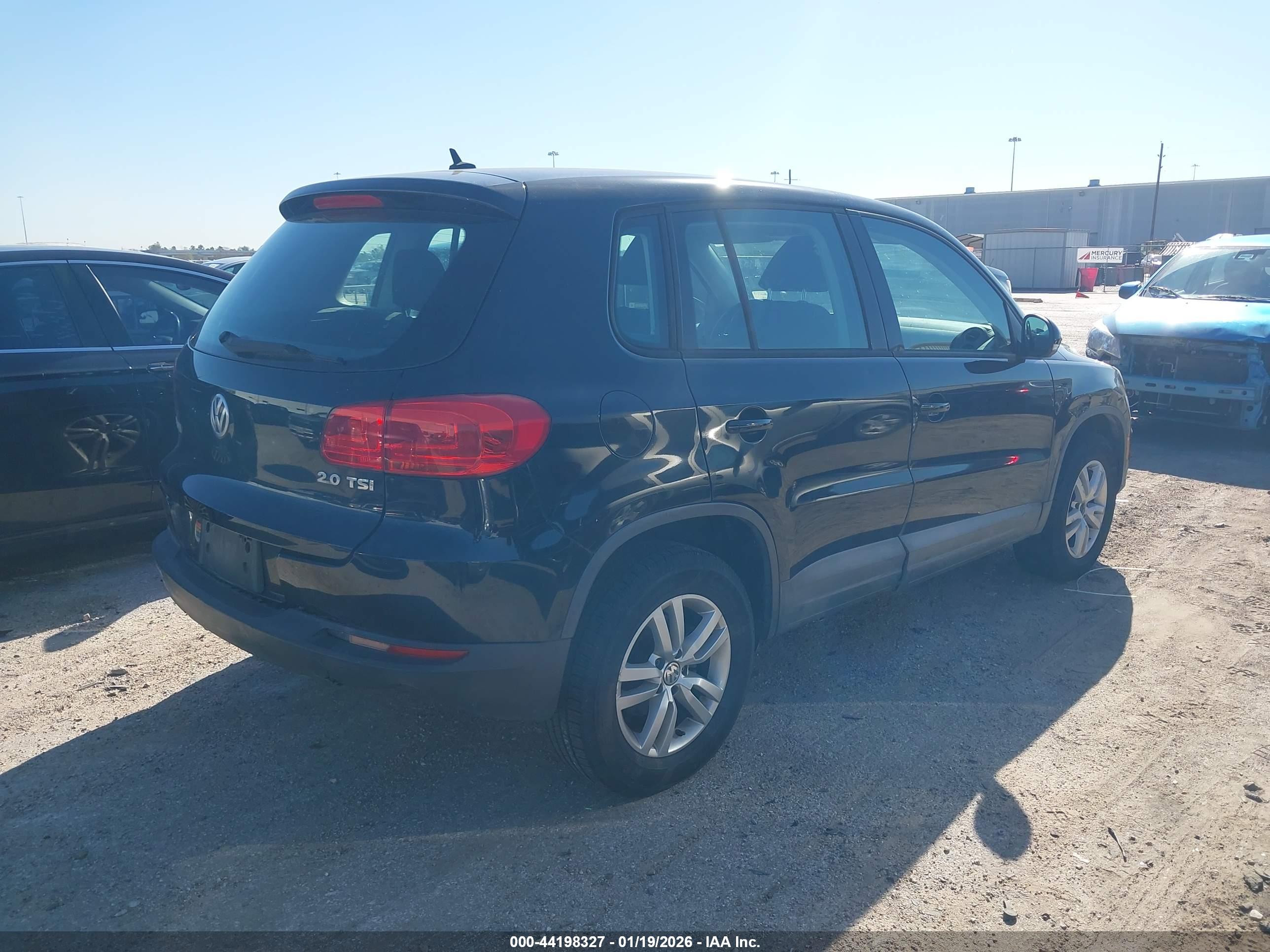 VOLKSWAGEN TIGUAN image 4