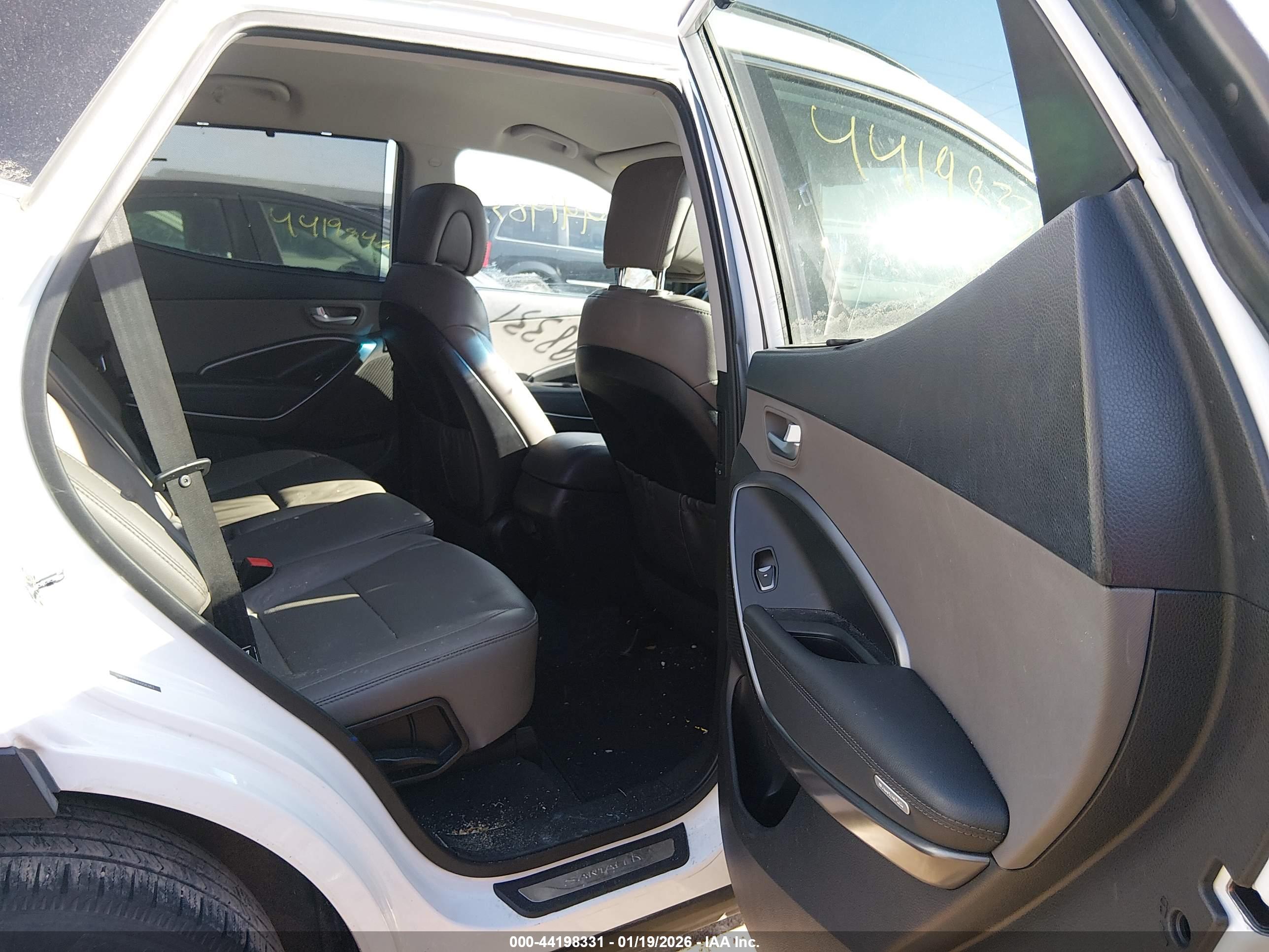 HYUNDAI SANTA image 8