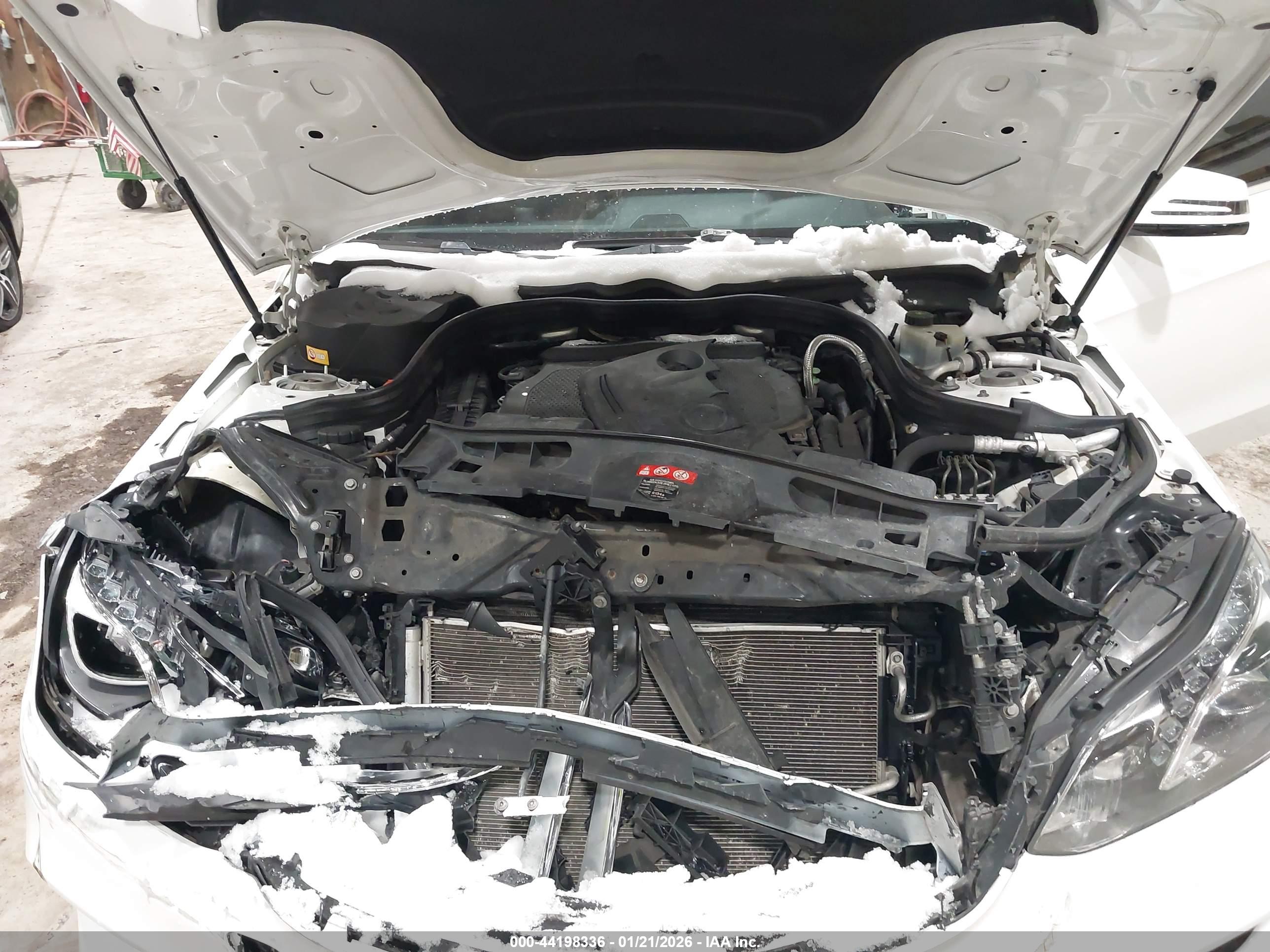 MERCEDES-BENZ E image 10