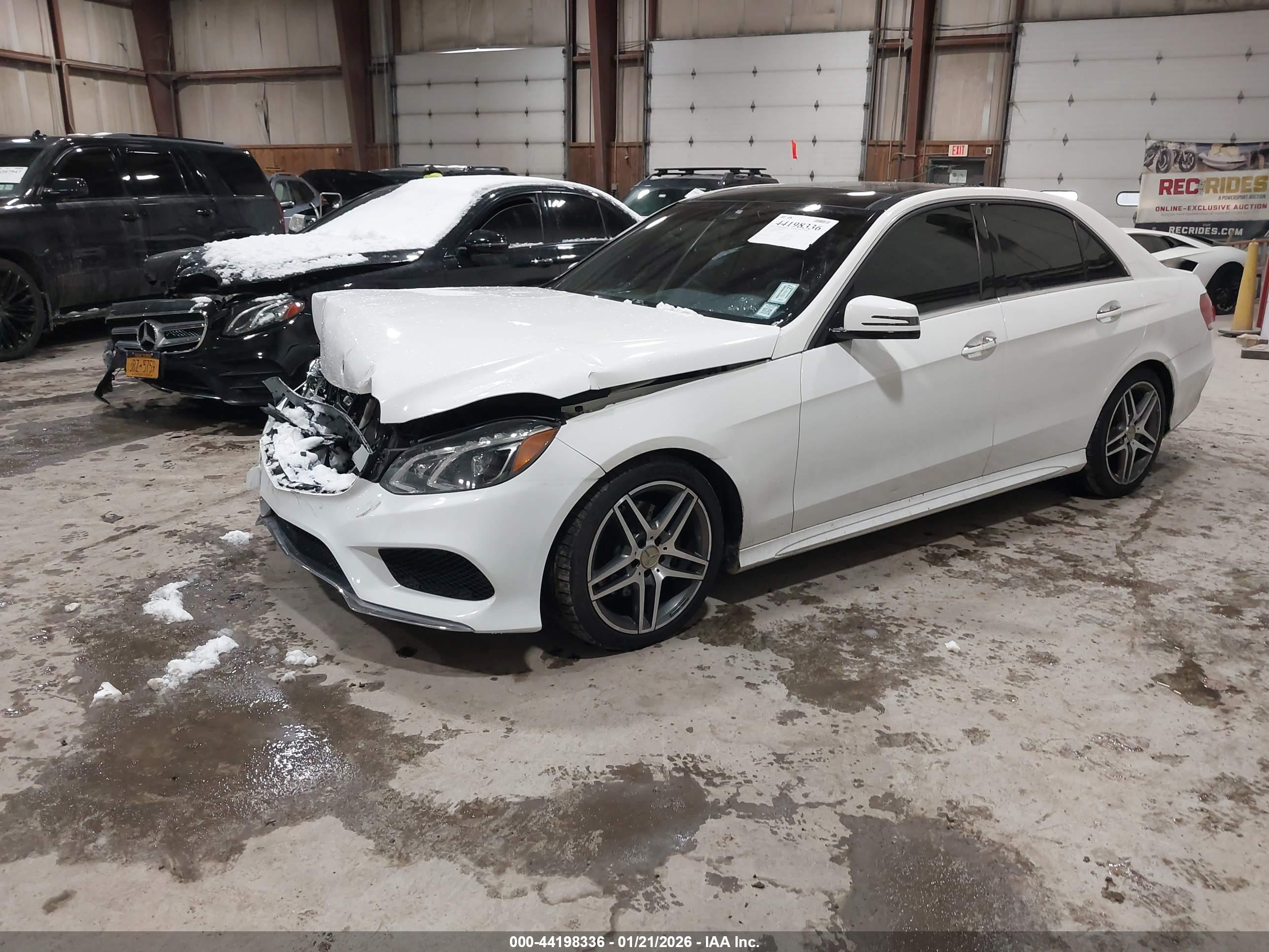 MERCEDES-BENZ E image 2