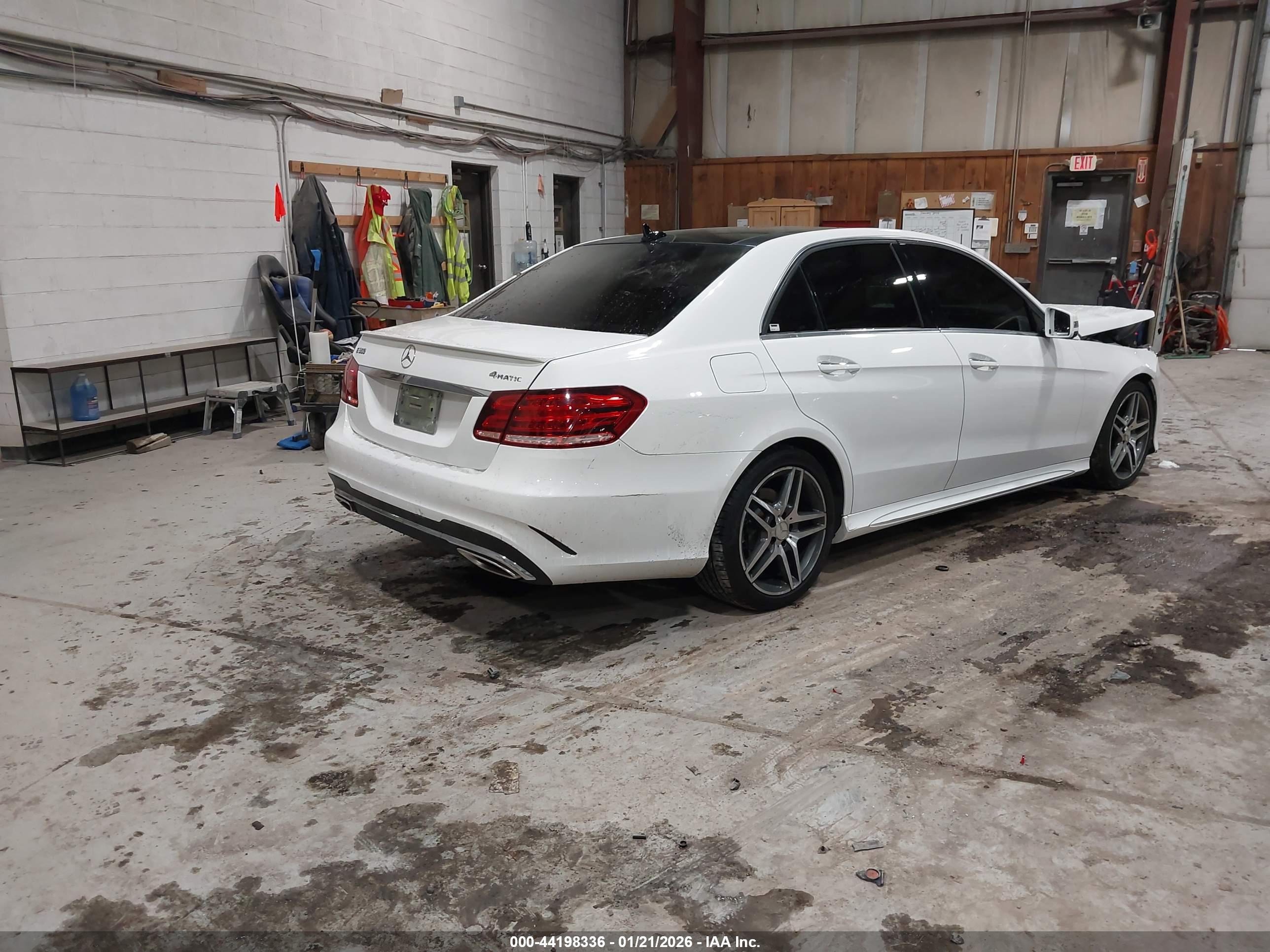 MERCEDES-BENZ E image 4