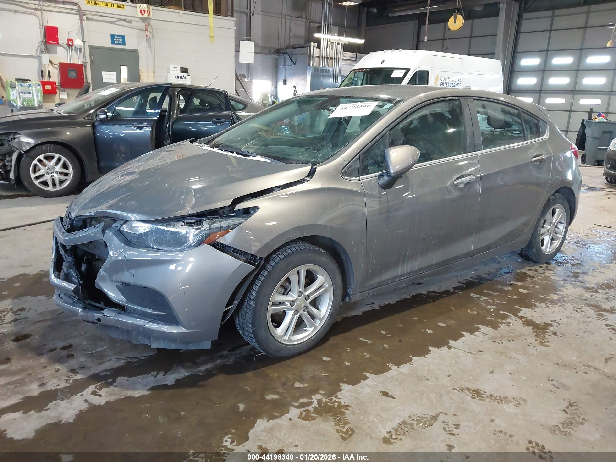 CHEVROLET CRUZE image 2