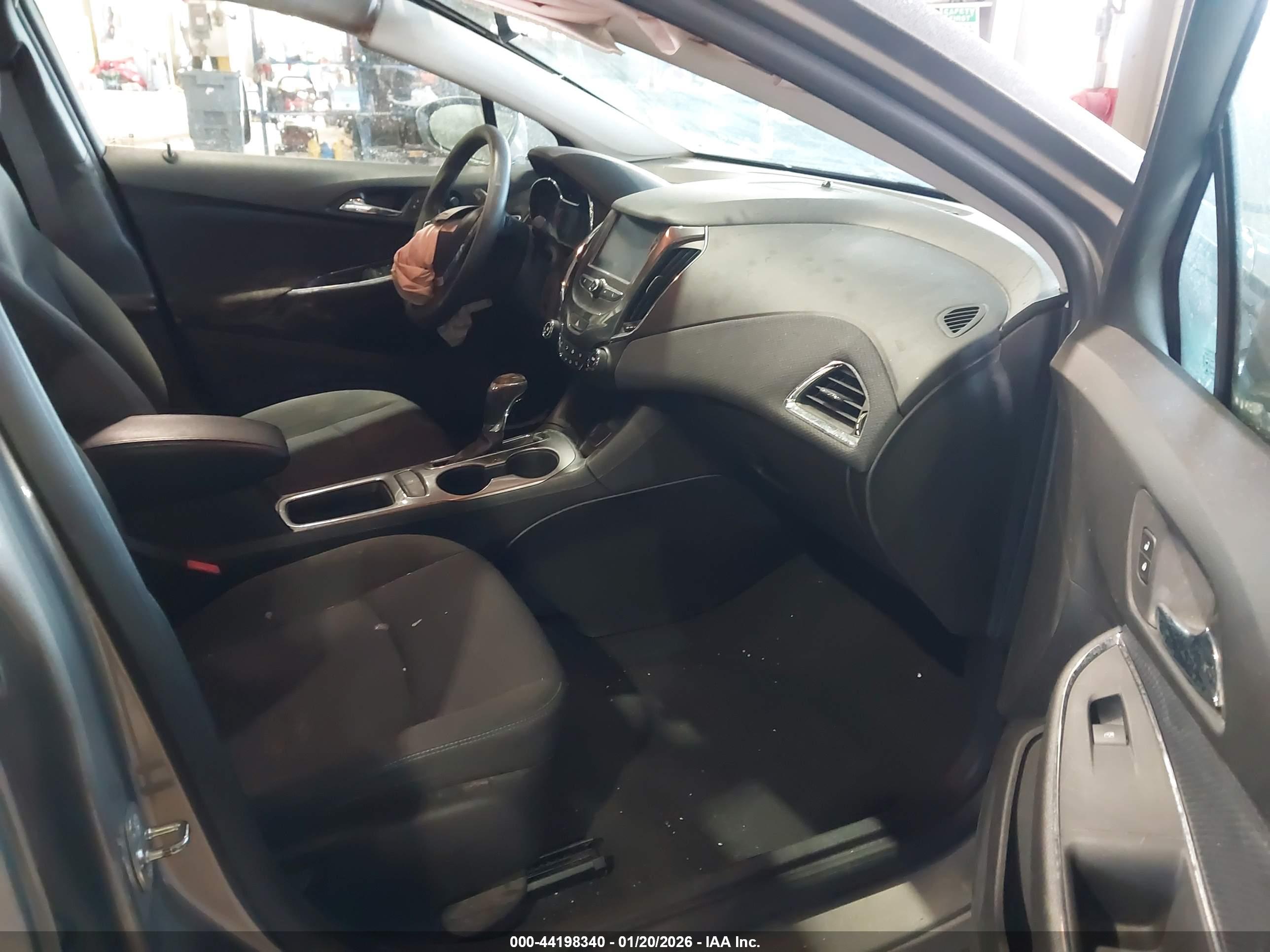 CHEVROLET CRUZE image 5