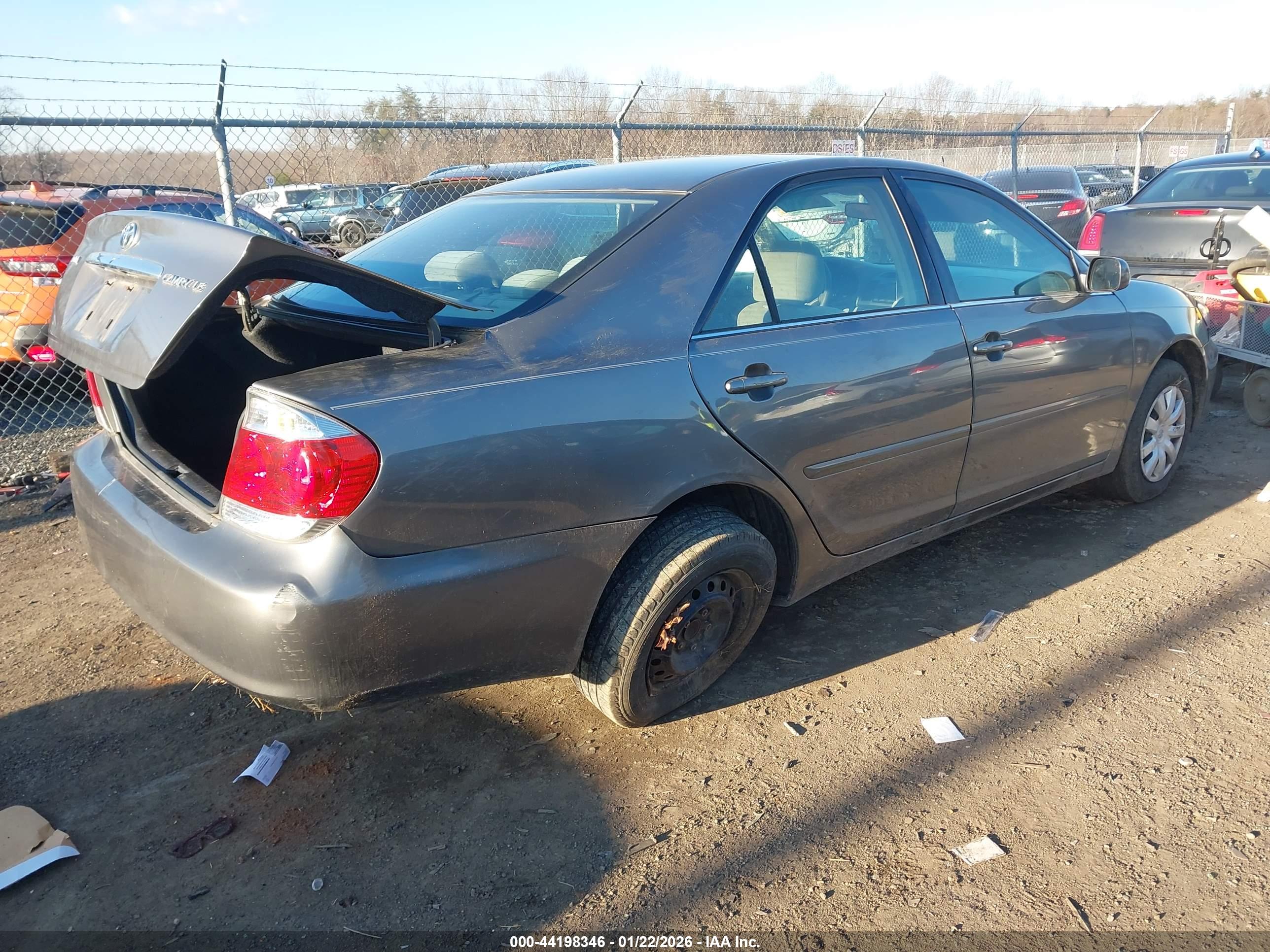 TOYOTA CAMRY image 4