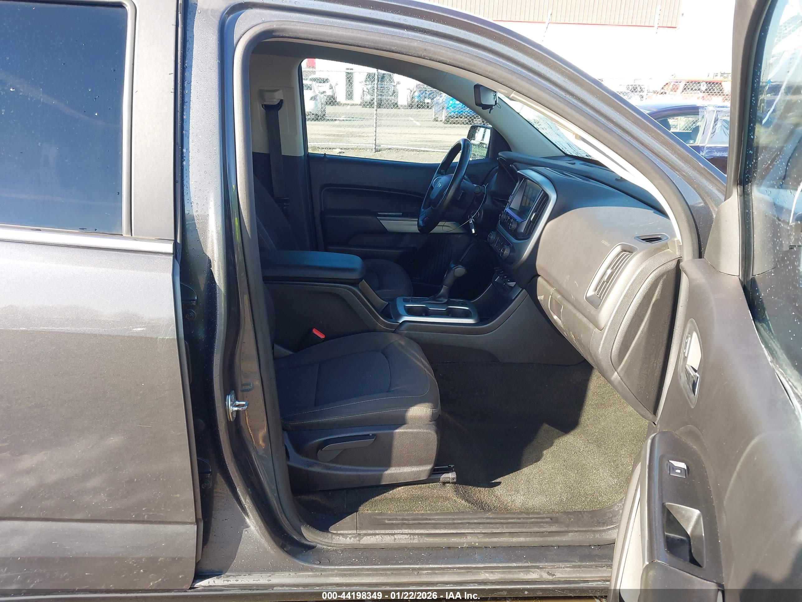 CHEVROLET COLORADO image 5
