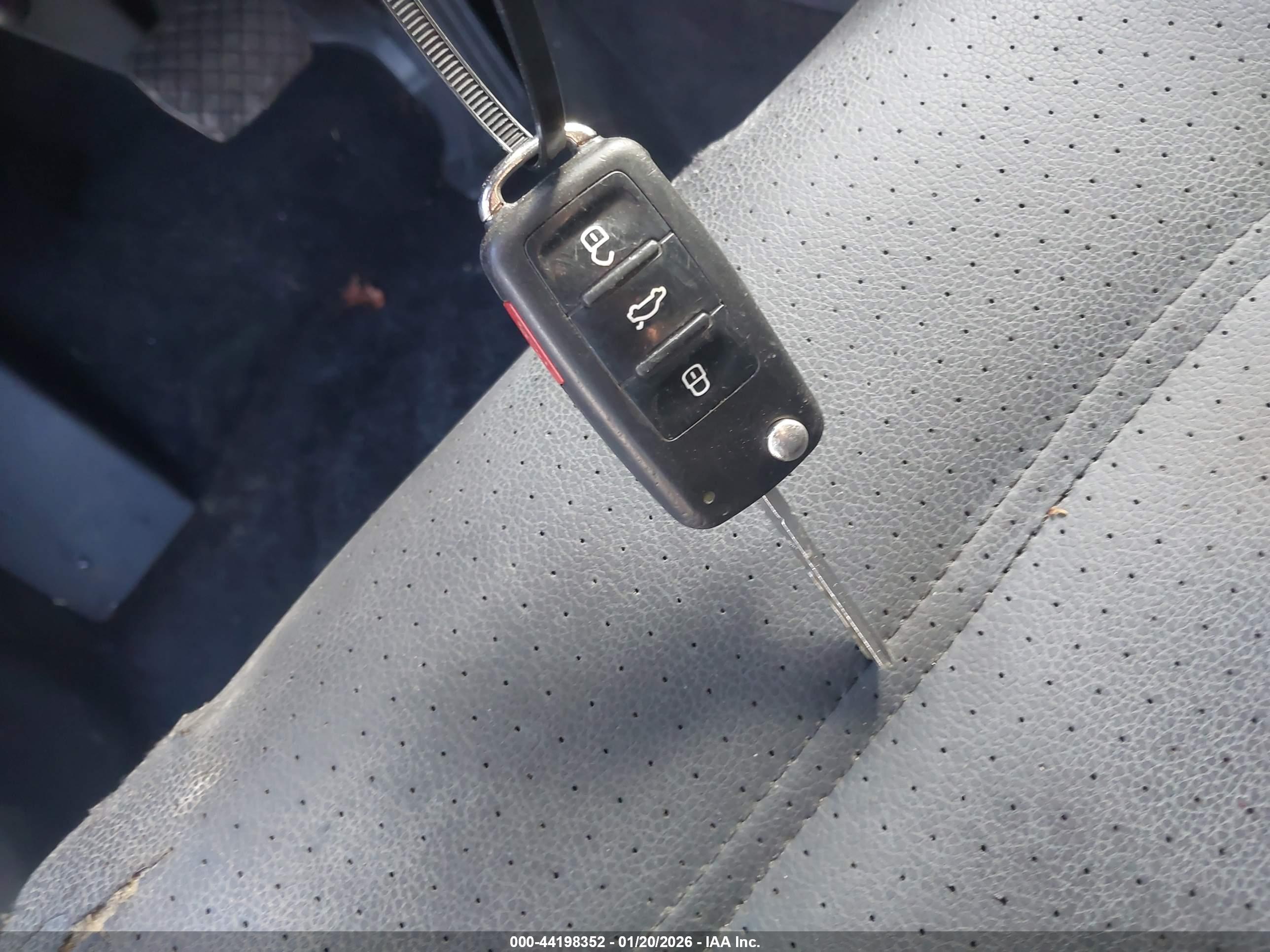 VOLKSWAGEN PASSAT image 11