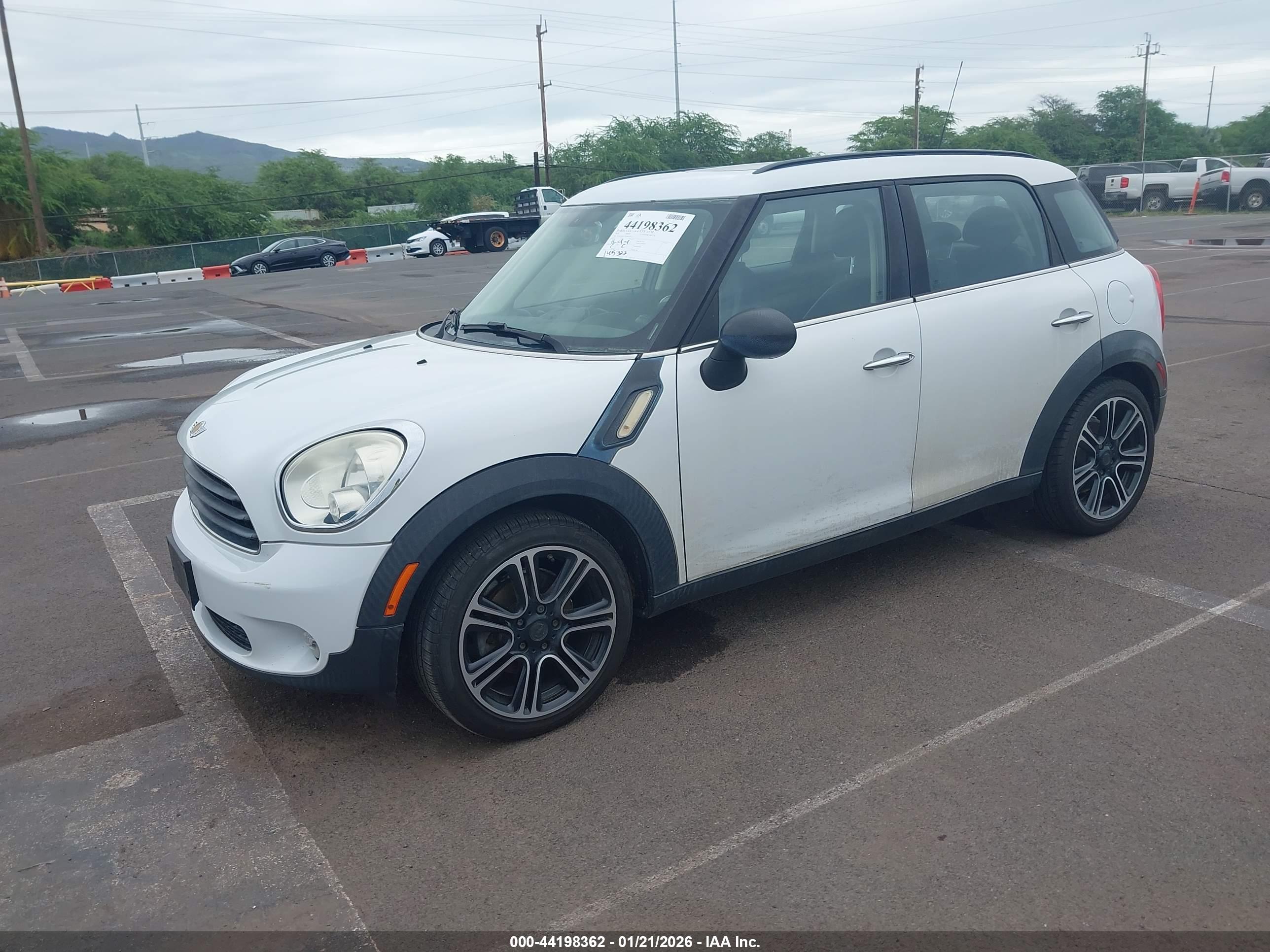 MINI COUNTRYMAN image 2