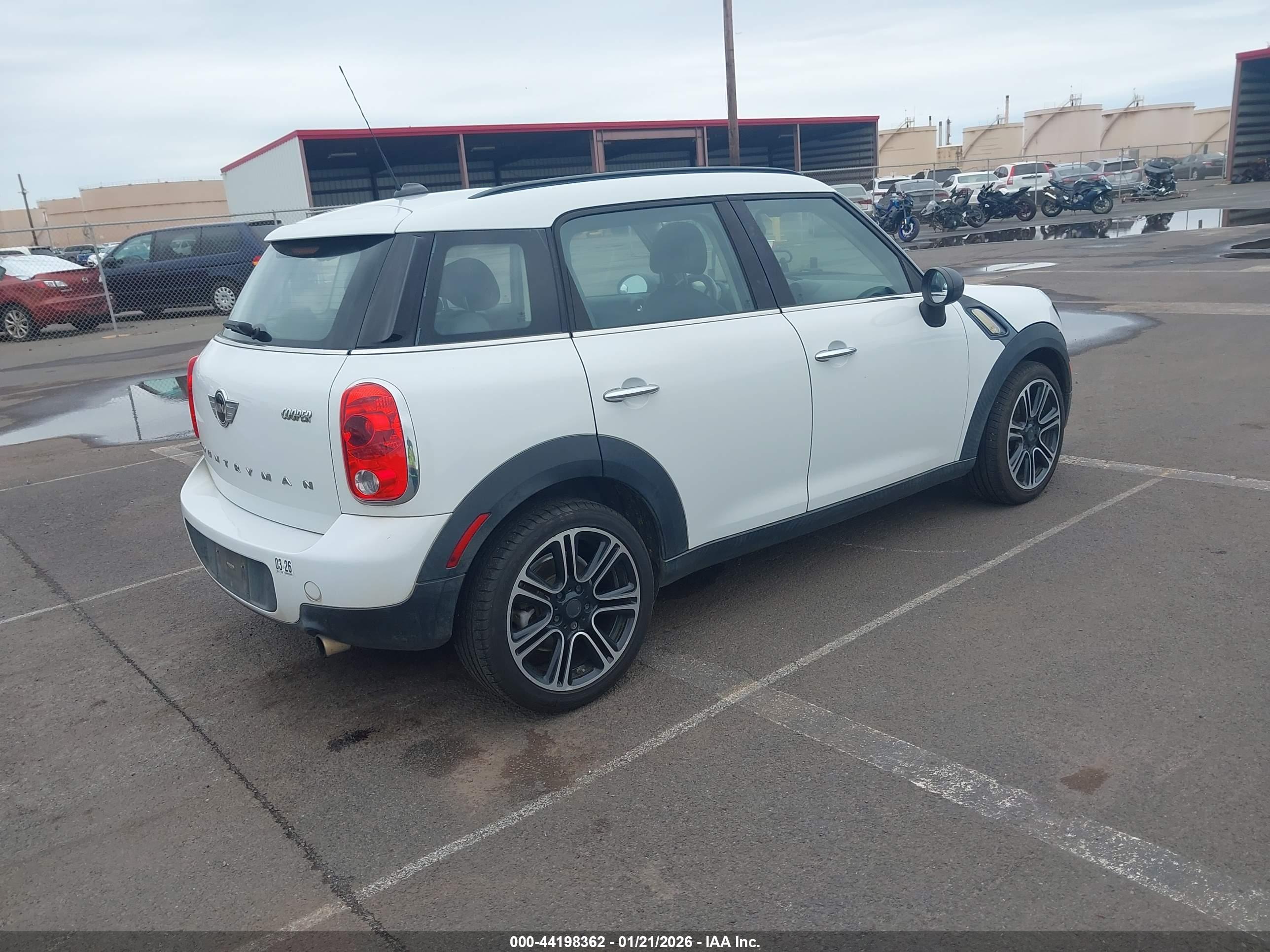 MINI COUNTRYMAN image 4