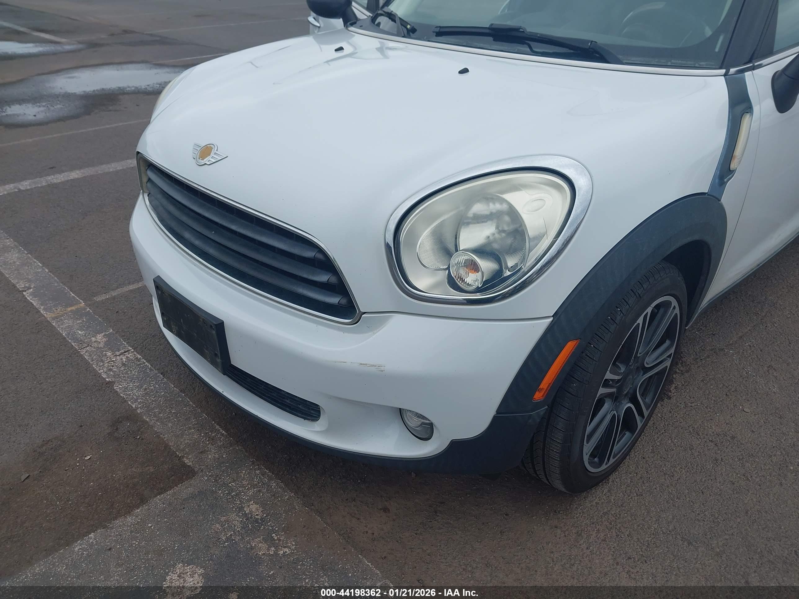 MINI COUNTRYMAN image 6