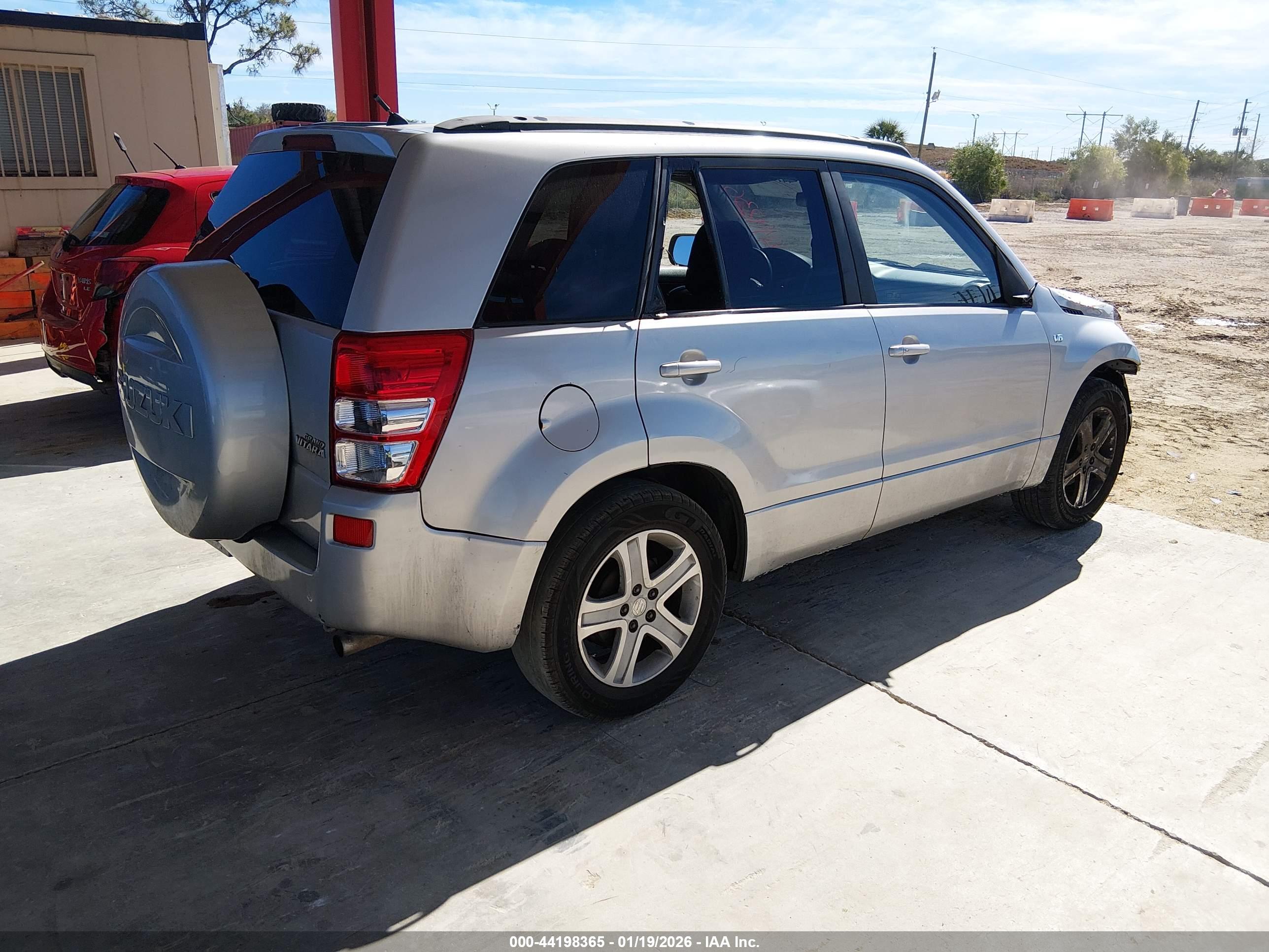 SUZUKI GRAND image 4