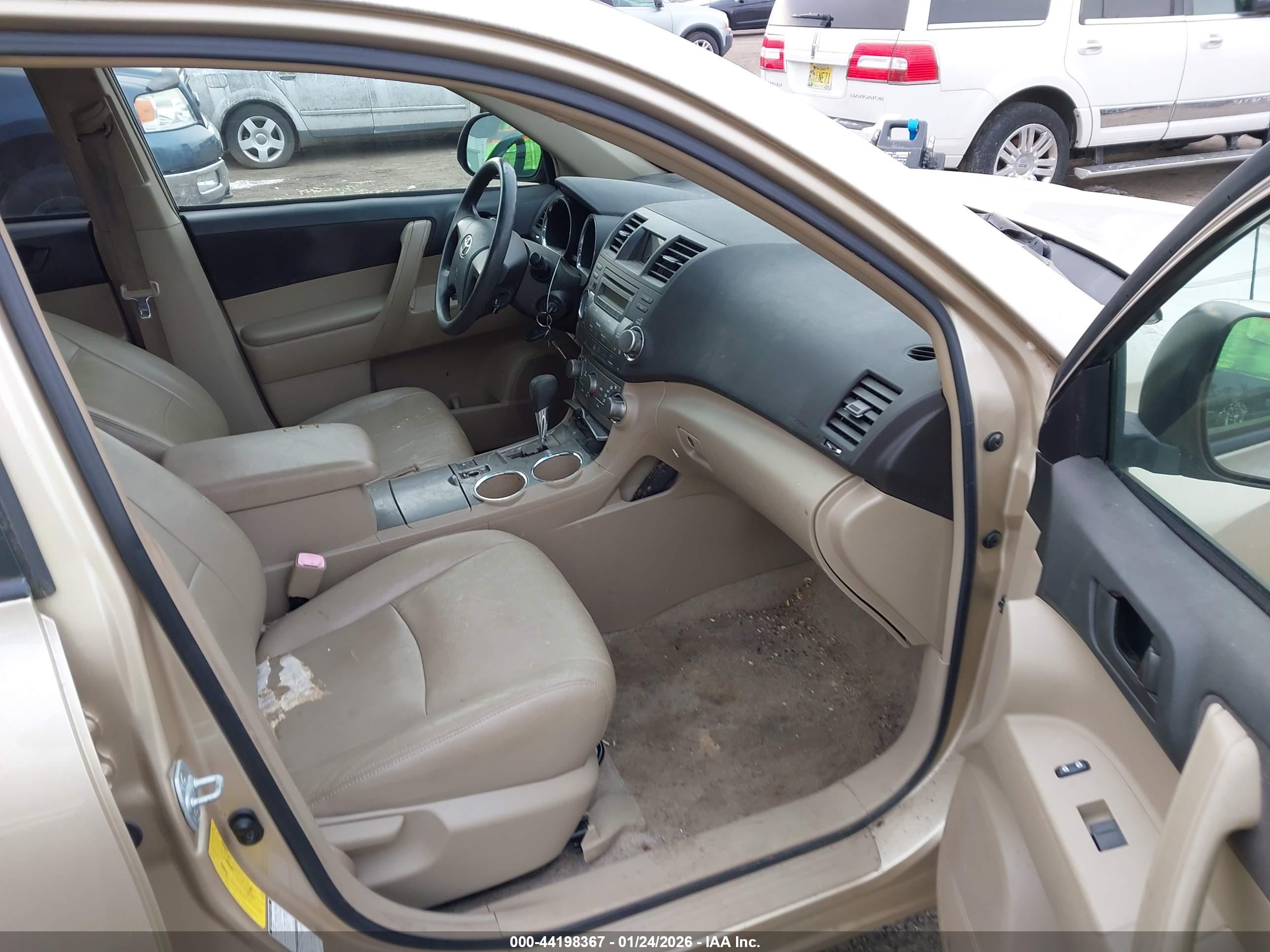 TOYOTA HIGHLANDER image 5