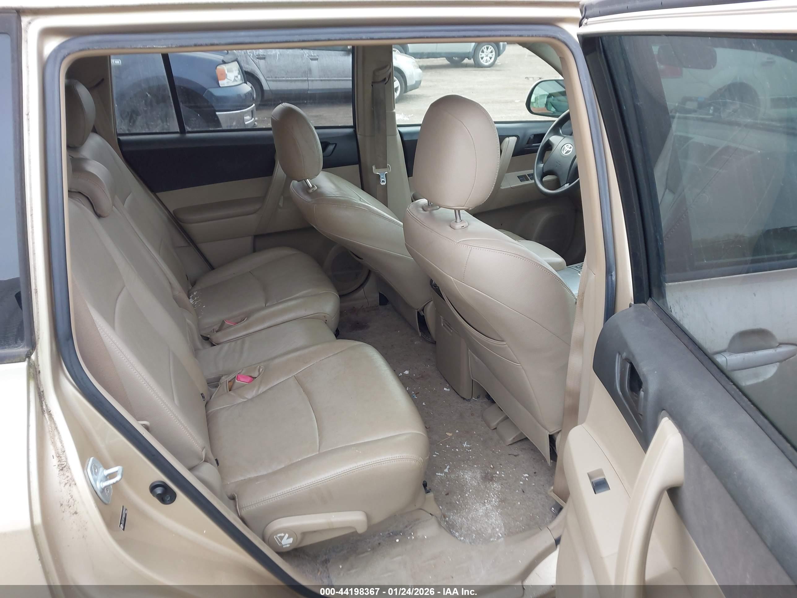 TOYOTA HIGHLANDER image 8