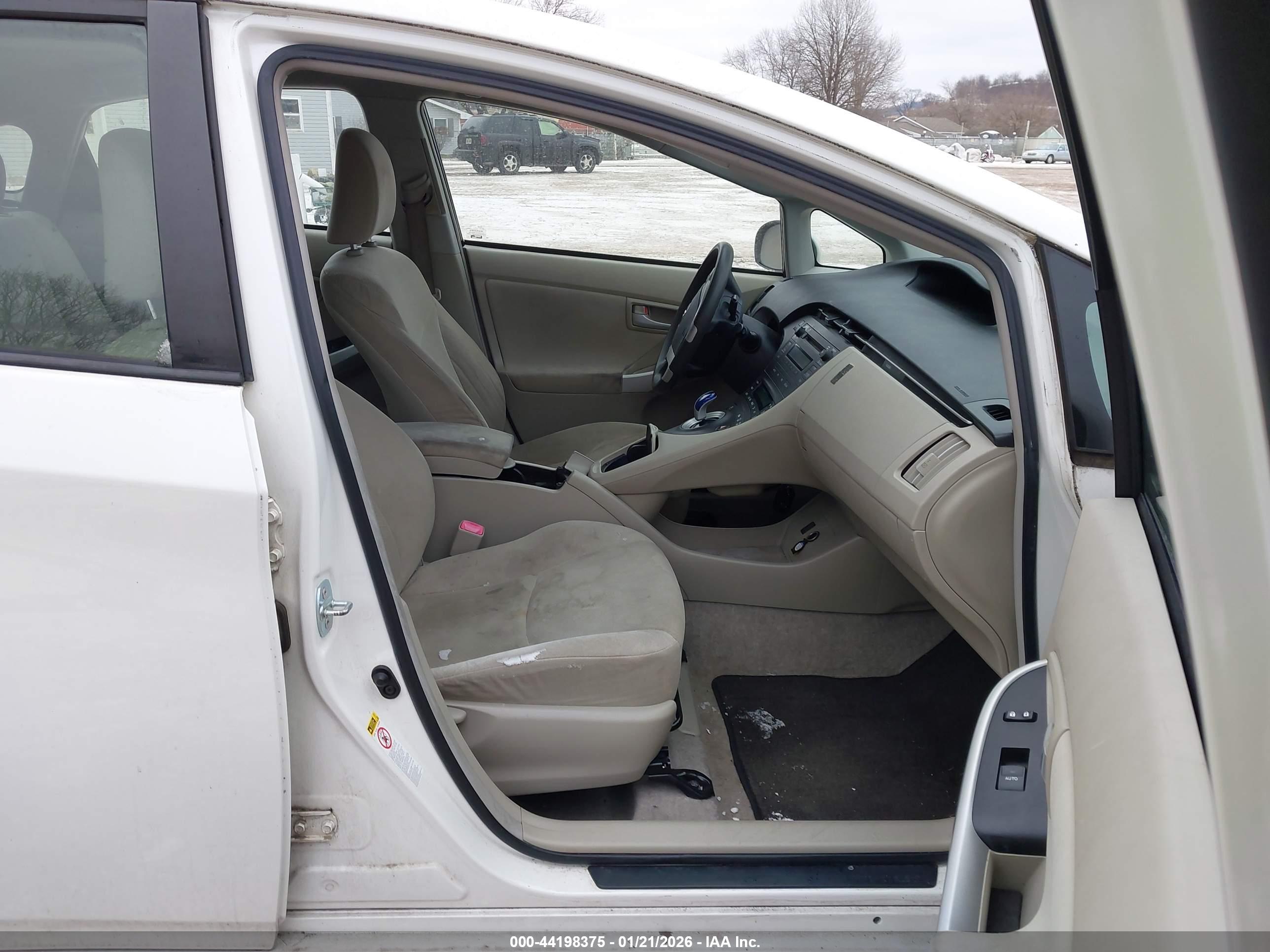 TOYOTA PRIUS image 5