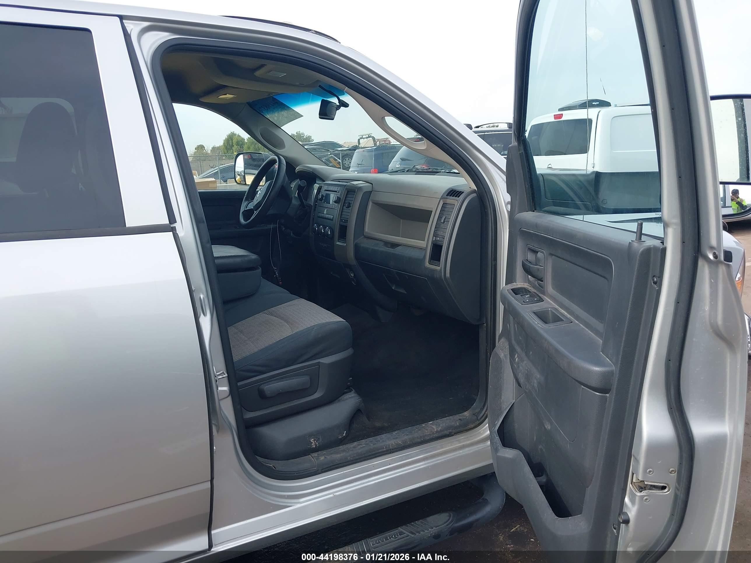 RAM 3500 image 8