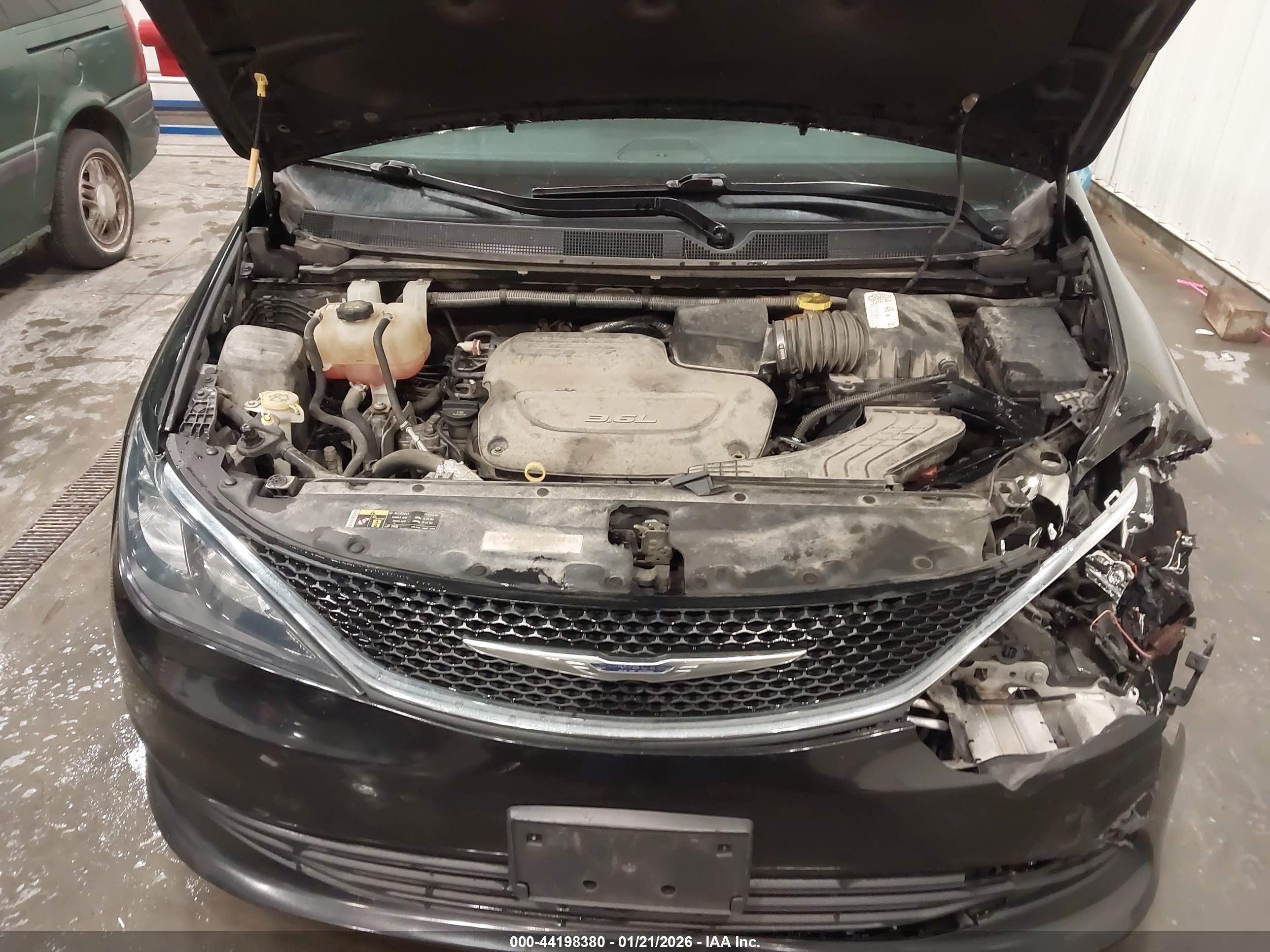 CHRYSLER PACIFICA image 10