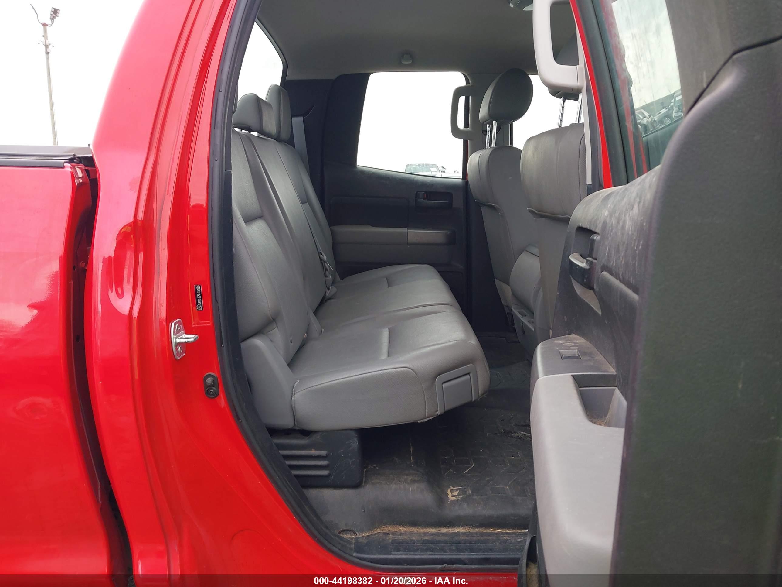 TOYOTA TUNDRA image 8