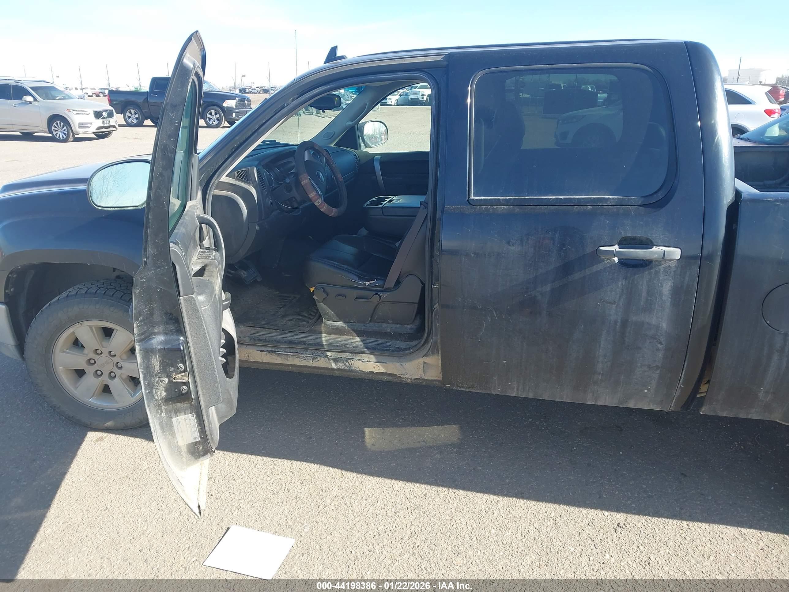 GMC SIERRA image 6