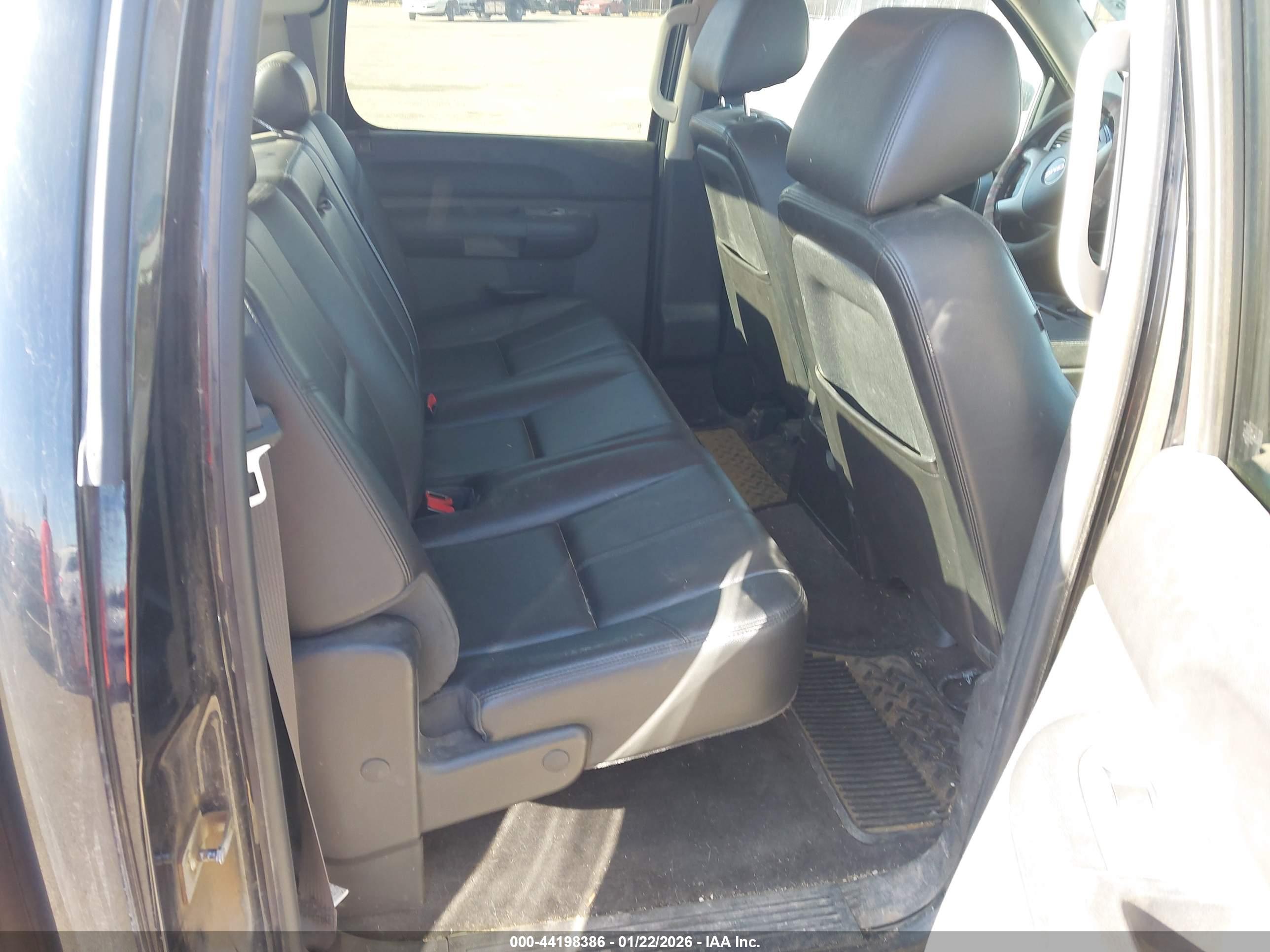 GMC SIERRA image 8