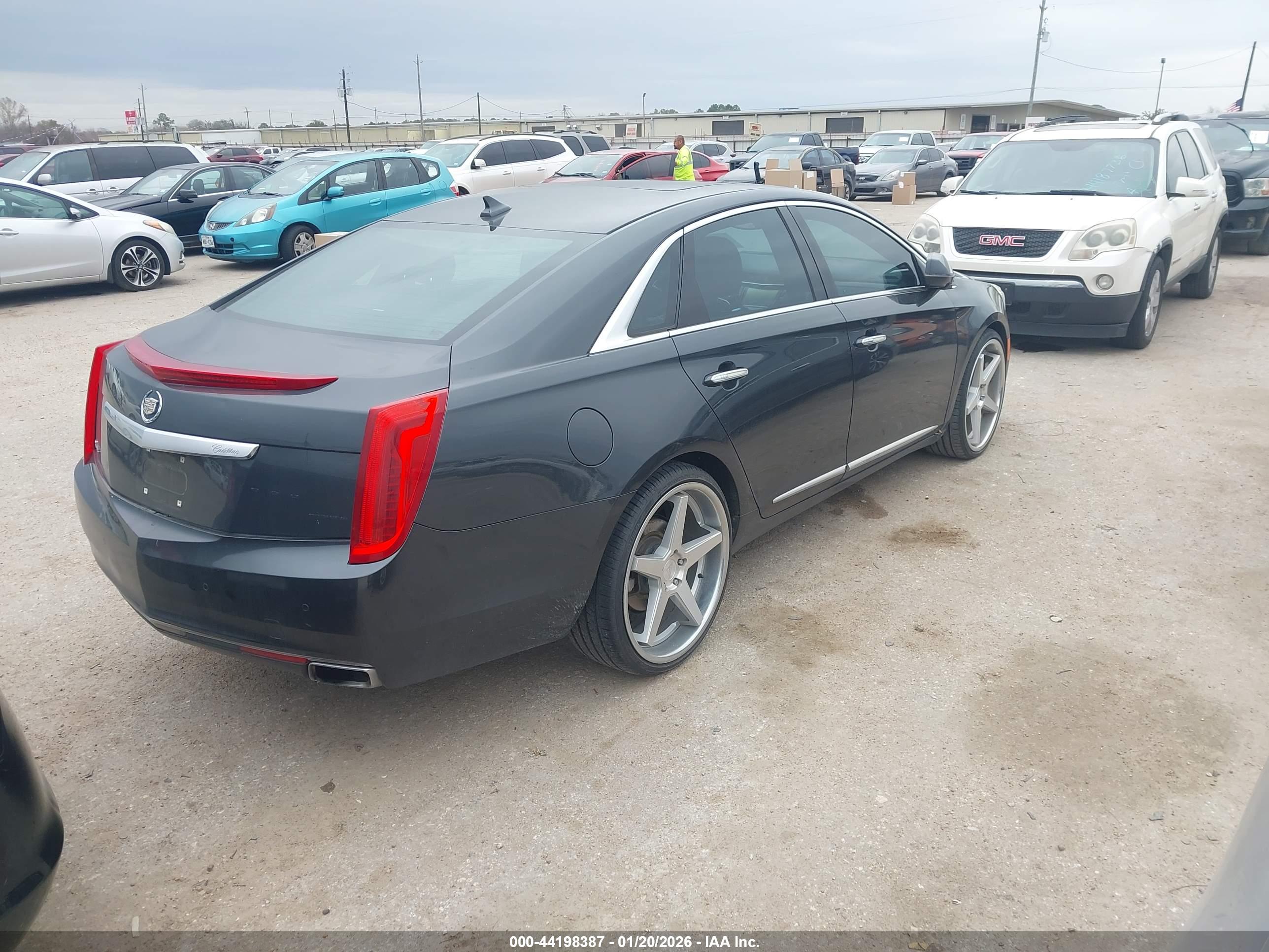 CADILLAC XTS image 4
