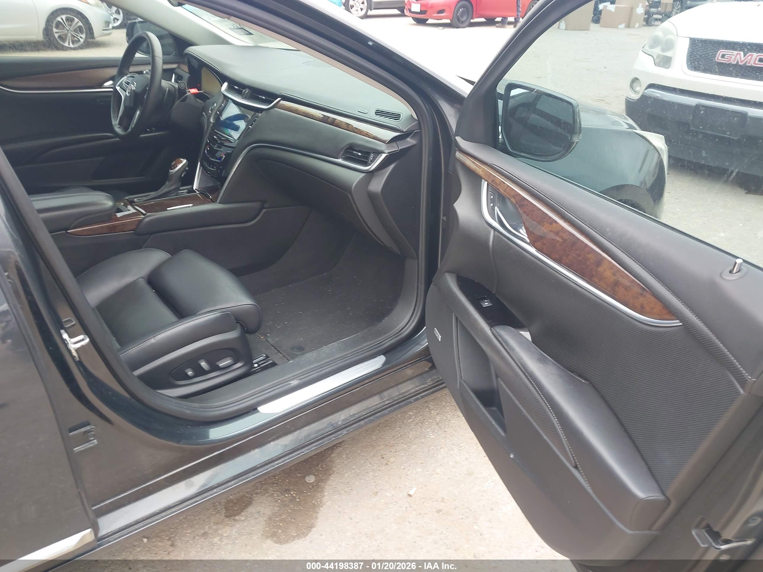CADILLAC XTS image 5