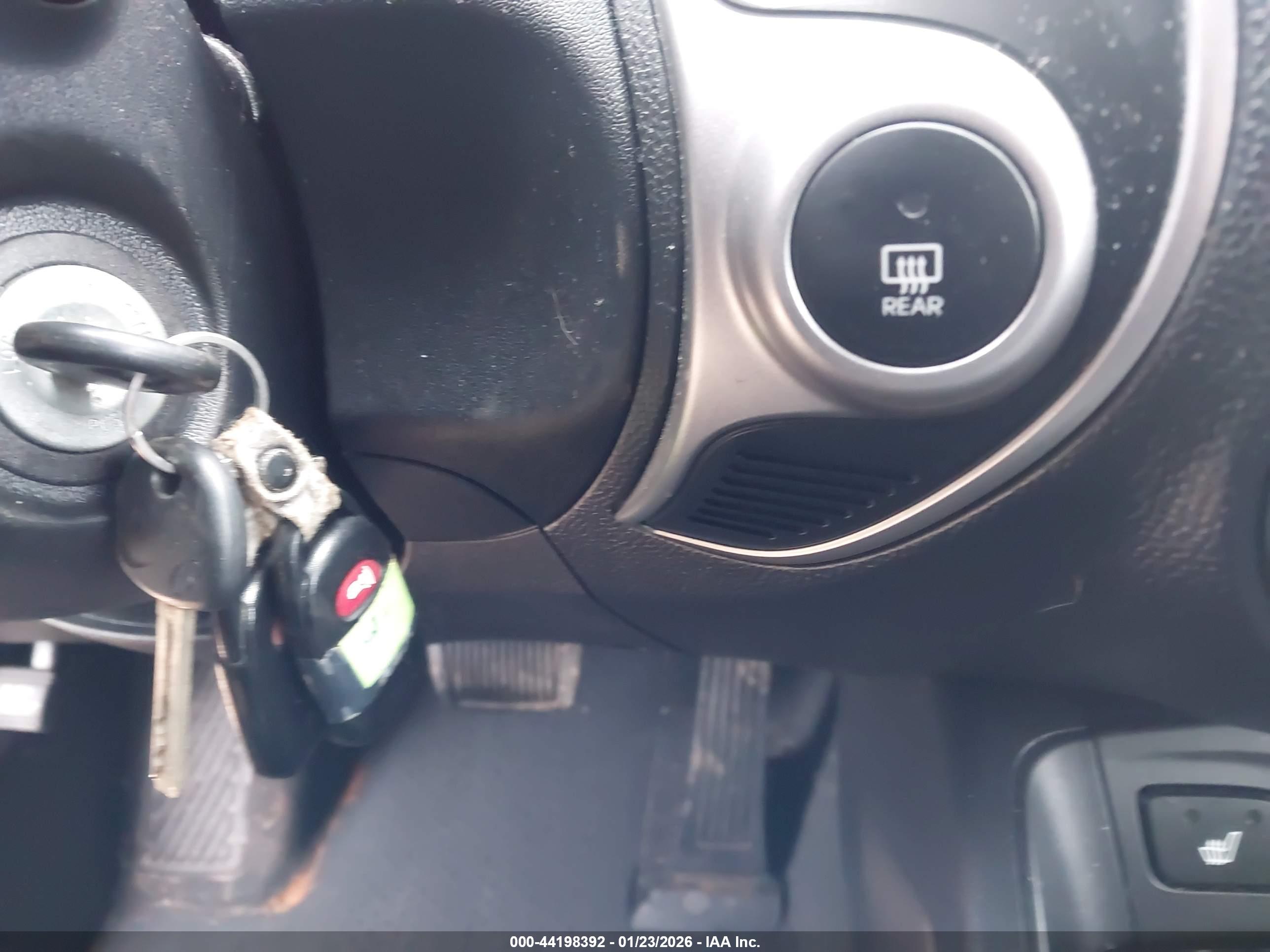 HYUNDAI TUCSON image 11