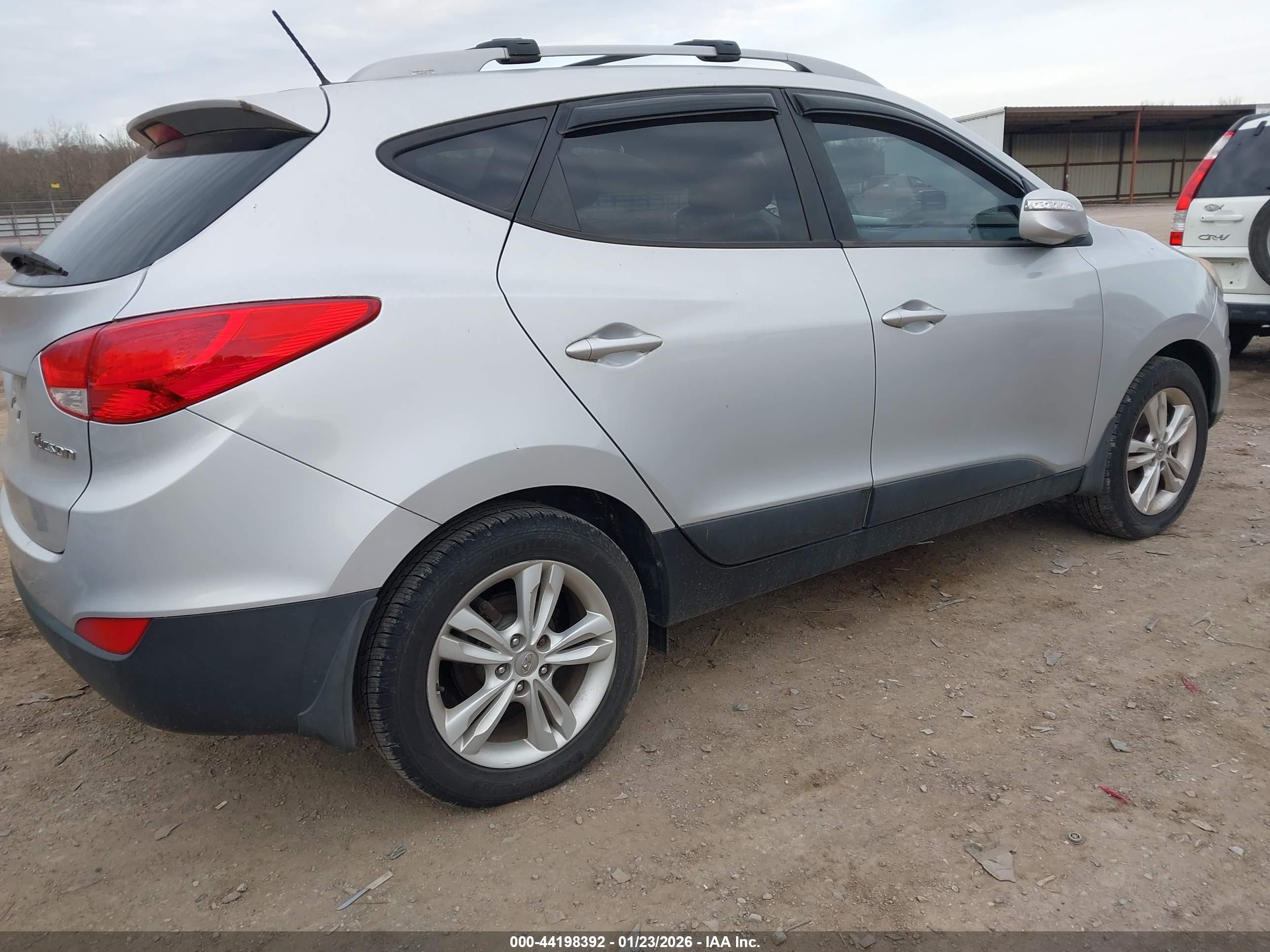 HYUNDAI TUCSON image 4