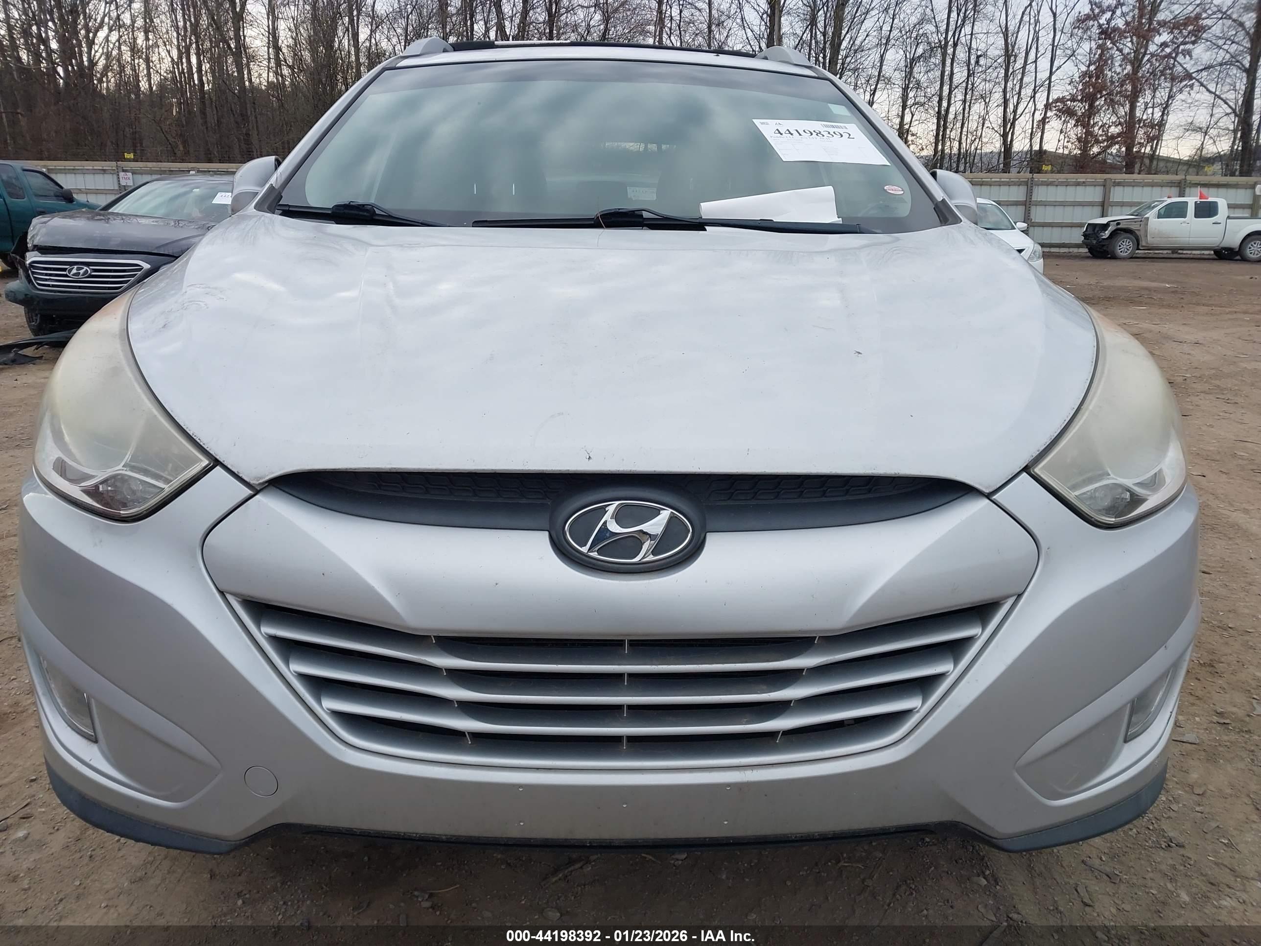 HYUNDAI TUCSON image 6