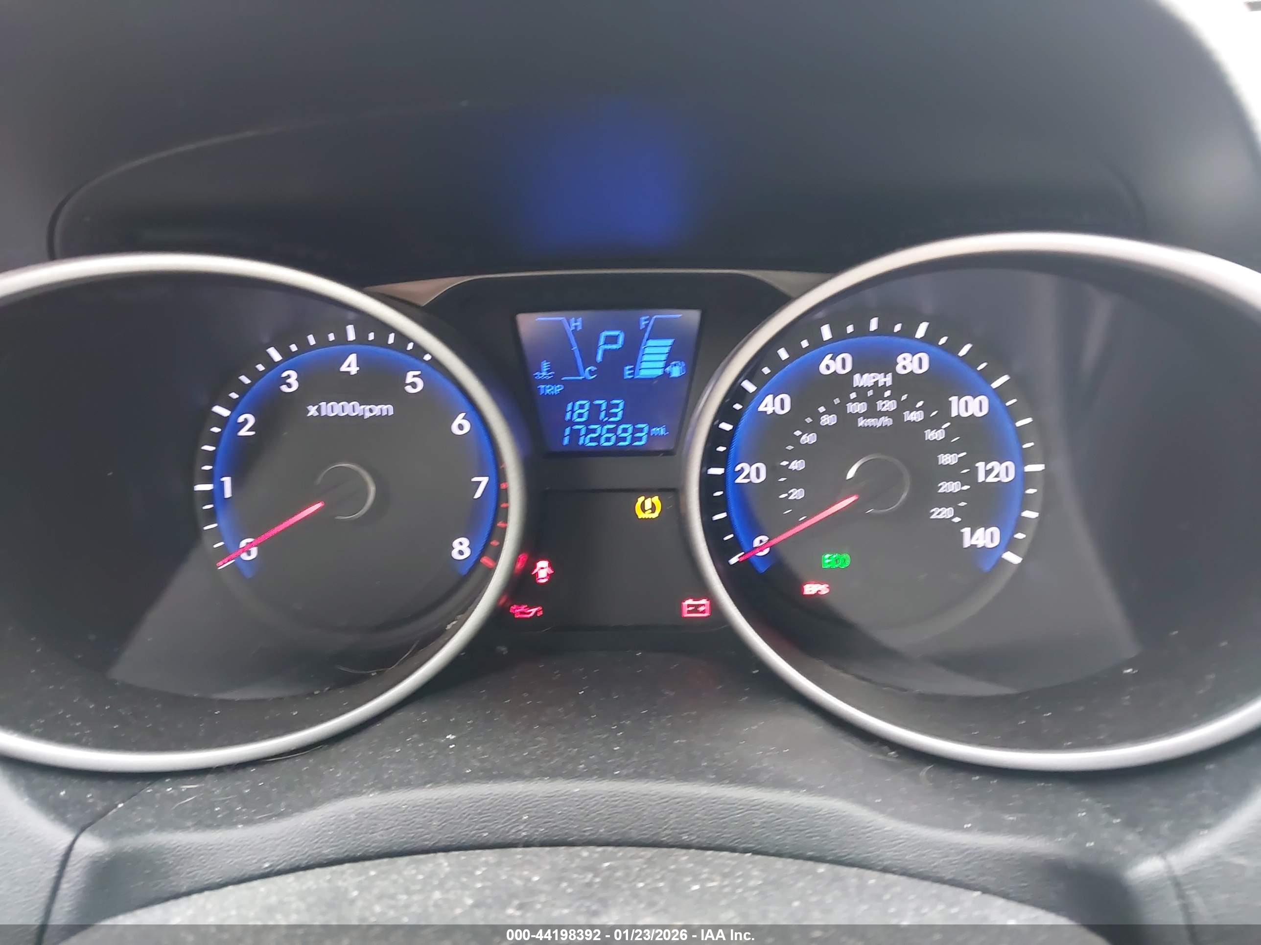 HYUNDAI TUCSON image 7