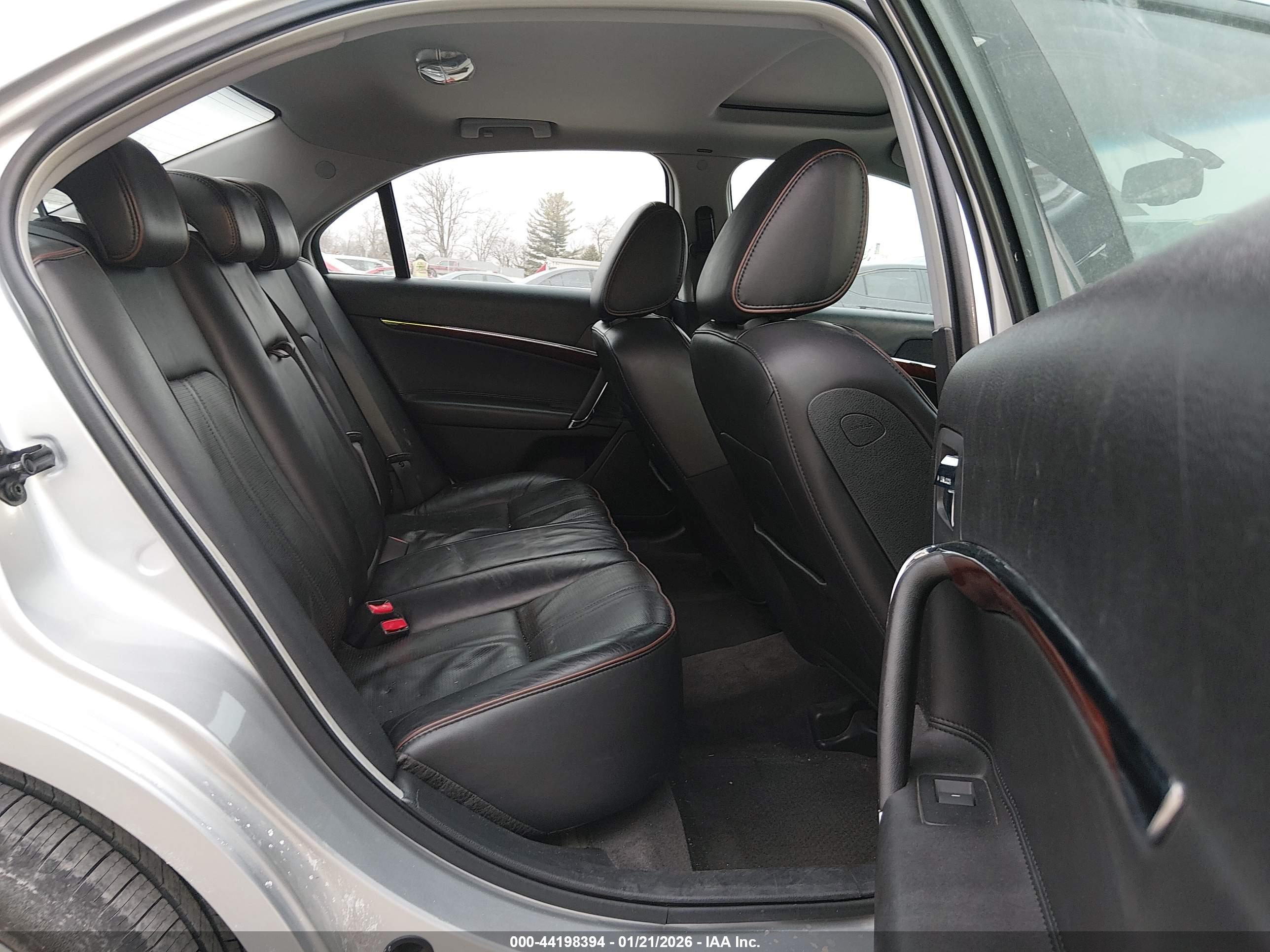 LINCOLN MKZ image 8