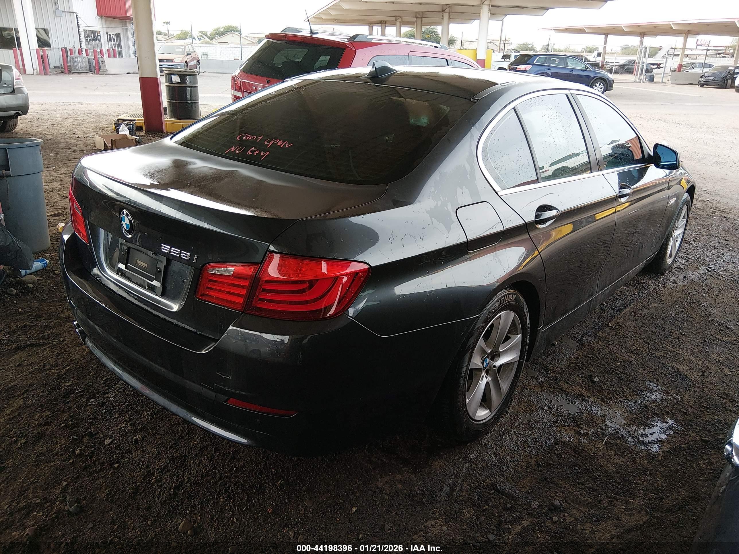 BMW 528I image 4