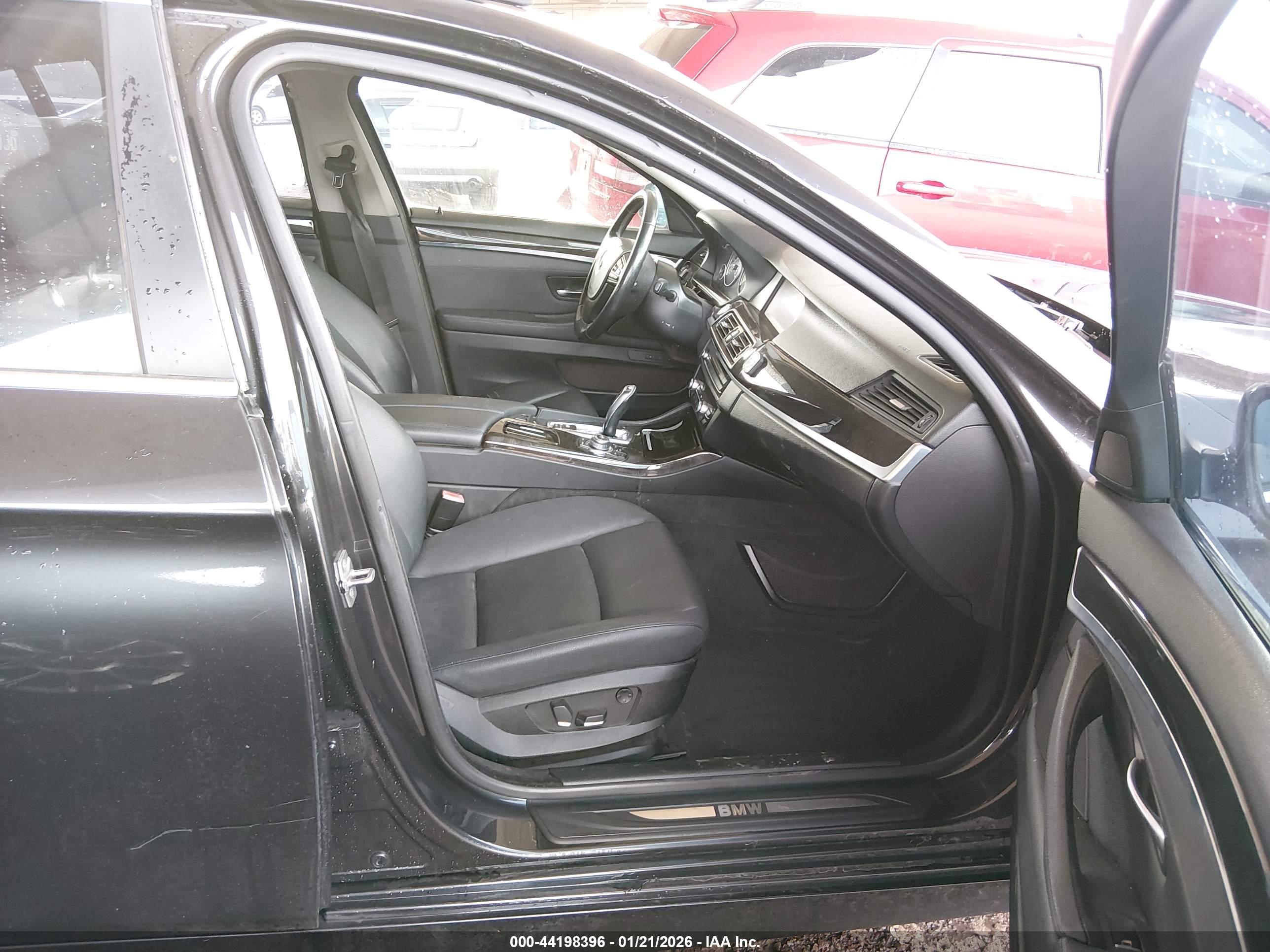 BMW 528I image 5